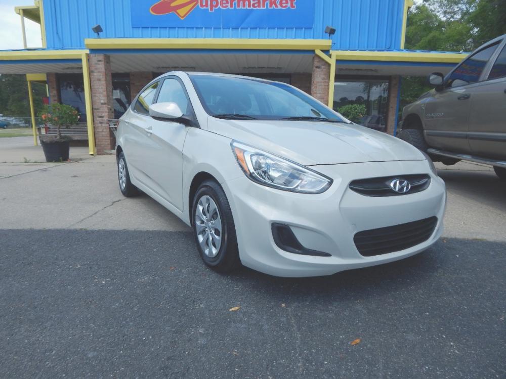 2017 Off White /Tan Hyundai Accent SE 4-Door 6M (KMHCT4AEXHU) with an 1.6L L4 DOHC 16V engine, Automatic transmission, located at 3120 W Tennessee St, Tallahassee, FL, 32304-1002, (850) 575-6702, 30.458841, -84.349648 - Photo #0