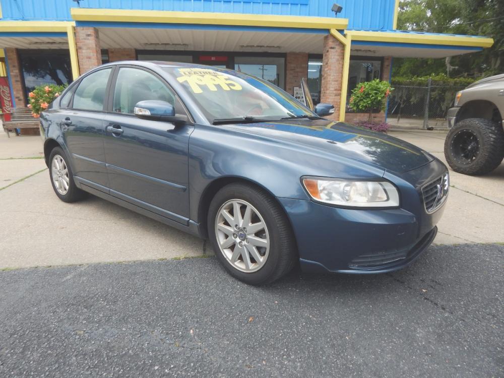 2008 Blue /Gray Leather Volvo S40 2.4i (YV1MS382282) with an 2.4L L5 DOHC 20V engine, Automatic transmission, located at 3120 W Tennessee St, Tallahassee, FL, 32304-1002, (850) 575-6702, 30.458841, -84.349648 - Photo #0