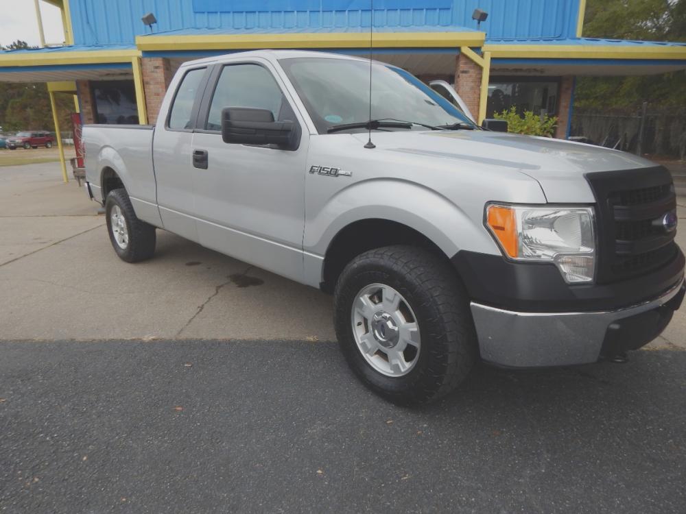 2013 Silver Metallic /Gray Ford F-150 Lariat SuperCab 6.5-ft. Bed 4WD (1FTFX1EF3DF) with an 5.0L V8 engine, 6-Speed Automatic transmission, located at 3120 W Tennessee St, Tallahassee, FL, 32304-1002, (850) 575-6702, 30.458841, -84.349648 - Photo #0