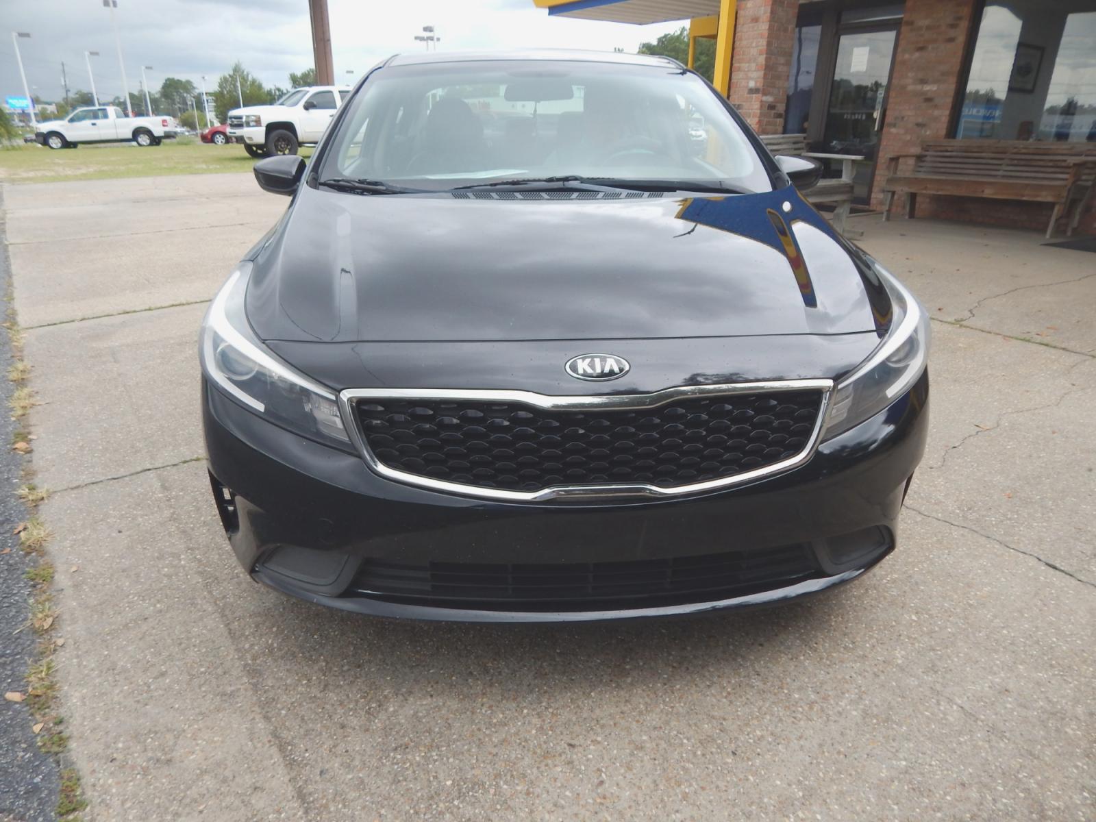 2017 Black /Gray Kia Forte LX Sedan (3KPFK4A77HE) with an 2.0L L4 DOHC 16V engine, Automatic transmission, located at 3120 W Tennessee St, Tallahassee, FL, 32304-1002, (850) 575-6702, 30.458841, -84.349648 - Used Car Supermarket is proud to present you with this loaded immaculate 2017 Kia Forte LX Sedan. Used Car Supermarket prides itself in offering you the finest pre-owned vehicle in Tallahassee. Used Car Supermarket has been locally family owned and operated for over 48 years. Our Forte LX has been s - Photo #2