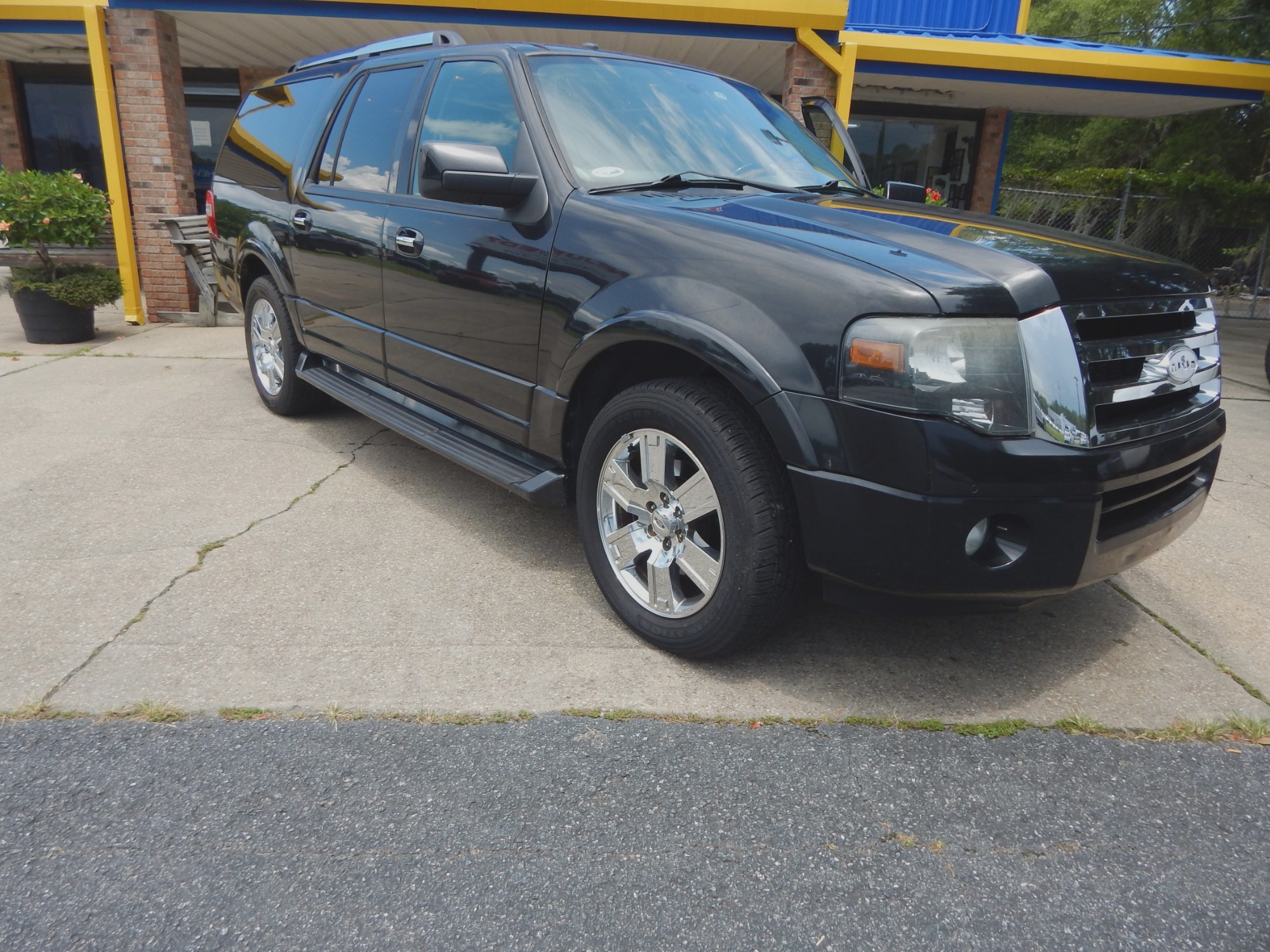 photo of 2014 Ford Expedition EL Limited 2WD
