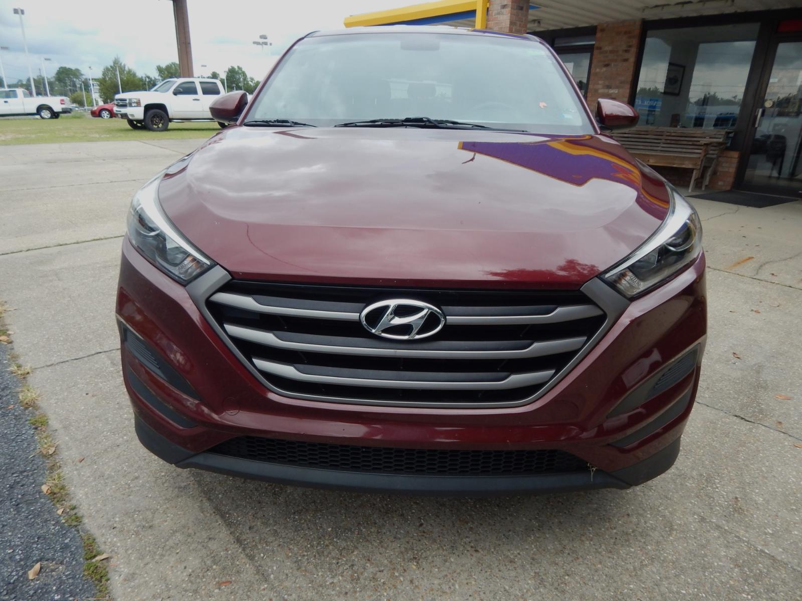2016 Maroon /Tan Hyundai Tucson SE (KM8J23A45GD) with an 2.0L L4 DOHC 16V engine, Automatic transmission, located at 3120 W Tennessee St, Tallahassee, FL, 32304-1002, (850) 575-6702, 30.458841, -84.349648 - Used Car Supermarket is proud to present you with this loaded immaculate 2016 Hyundai Tucson SE with low miles. Used Car Supermarket prides itself in offering you the finest pre-owned vehicle in Tallahassee. Used Car Supermarket has been locally family owned and operated for over 48 years. Our Tucso - Photo #2