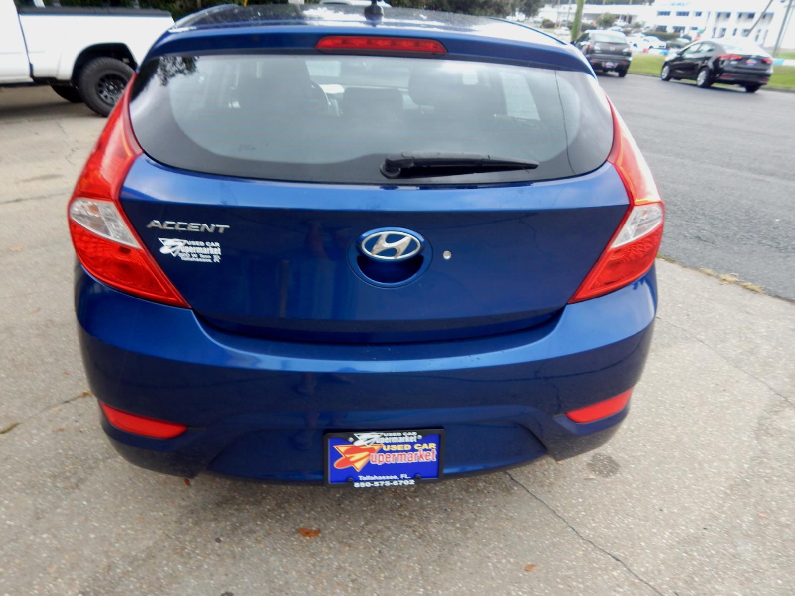 2016 Blue /blue Hyundai Accent SE 5-Door (KMHCT5AE7GU) with an 1.6L L4 DOHC 16V engine, Automatic transmission, located at 3120 W Tennessee St, Tallahassee, FL, 32304-1002, (850) 575-6702, 30.458841, -84.349648 - Photo #3