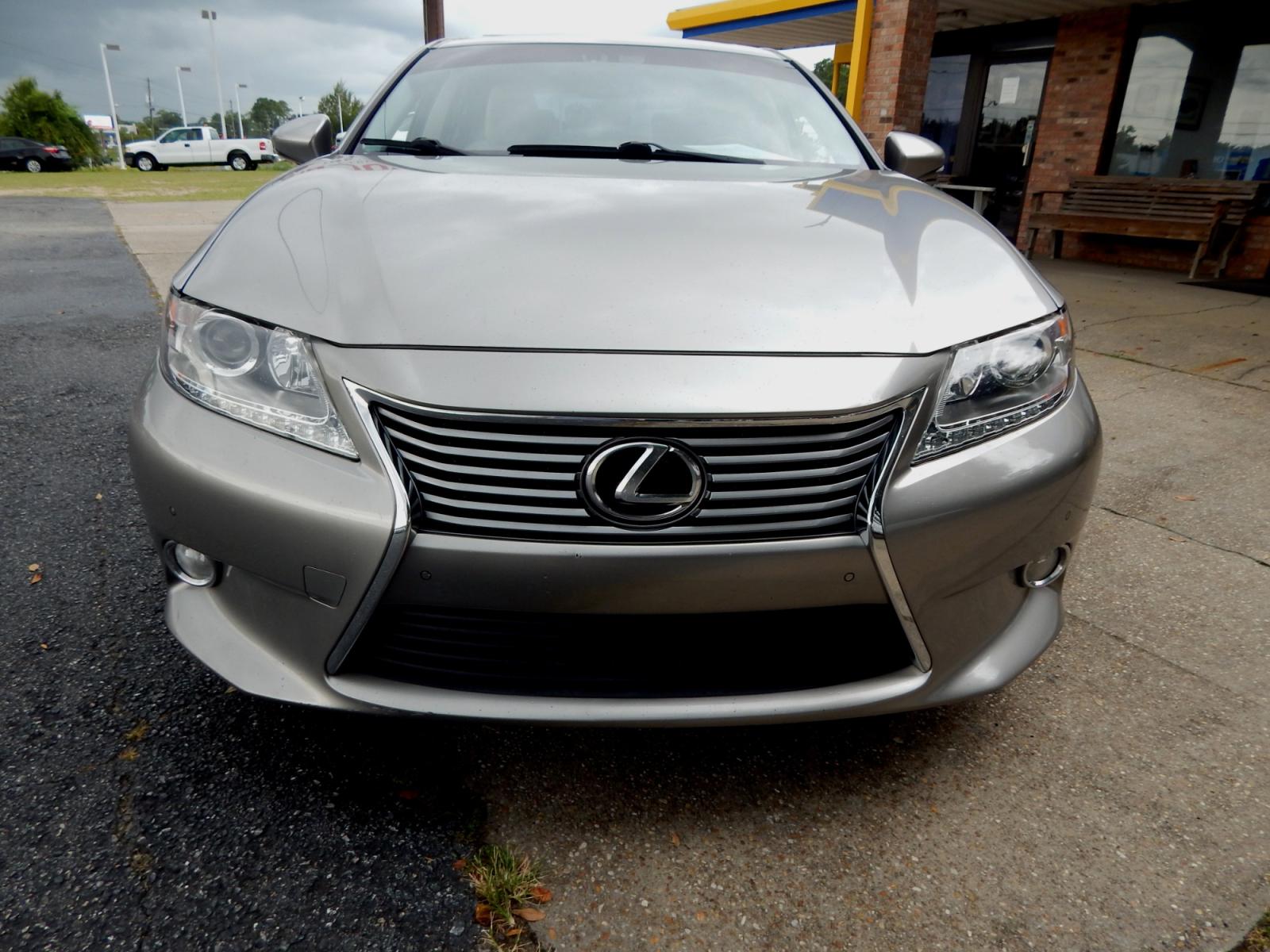 2015 Silver Metallic /Gray Leather Lexus ES 350 Sedan (JTHBK1GG6F2) with an 3.5L V6 DOHC 24V engine, 6-Speed Automatic transmission, located at 3120 W Tennessee St, Tallahassee, FL, 32304-1002, (850) 575-6702, 30.458841, -84.349648 - Used Car Supermarket is proud to present you with this loaded immaculate 2015 Lexus ES350 Luxury Sedan with leather, sunroof and low miles. Used Car Supermarket prides itself in offering you the finest pre-owned vehicle in Tallahassee. Used Car Supermarket has been locally family owned and operated - Photo #2