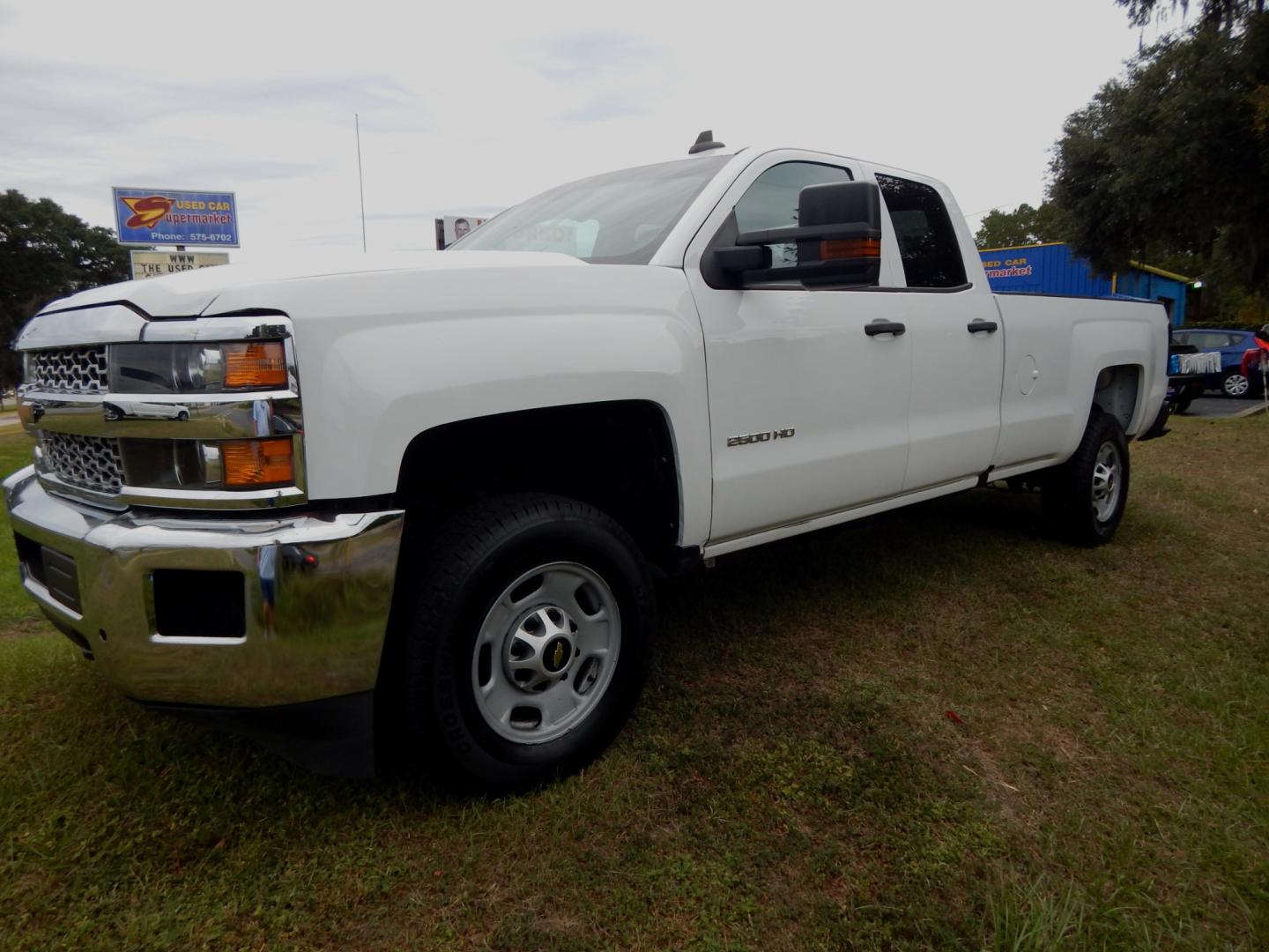 2019 White /Gray Chevrolet Silverado 2500HD (2GC2CREG3K1) with an 6.0L V8 OHV 16V engine, Automatic transmission, located at 3120 W Tennessee St, Tallahassee, FL, 32304-1002, (850) 575-6702, 30.458841, -84.349648 - Used Car Supermarket is proud to present you with this loaded immaculate 2019 Chevy Silverado 2500HD Double Cab. Used Car Supermarket prides itself in offering you the finest pre-owned vehicle in Tallahassee. Used Car Supermarket has been locally family owned and operated for over 48 years. Our 2500 - Photo#1