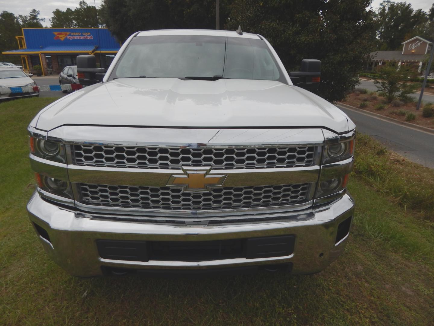 2019 White /Gray Chevrolet Silverado 2500HD (2GC2CREG3K1) with an 6.0L V8 OHV 16V engine, Automatic transmission, located at 3120 W Tennessee St, Tallahassee, FL, 32304-1002, (850) 575-6702, 30.458841, -84.349648 - Used Car Supermarket is proud to present you with this loaded immaculate 2019 Chevy Silverado 2500HD Double Cab. Used Car Supermarket prides itself in offering you the finest pre-owned vehicle in Tallahassee. Used Car Supermarket has been locally family owned and operated for over 48 years. Our 2500 - Photo#2