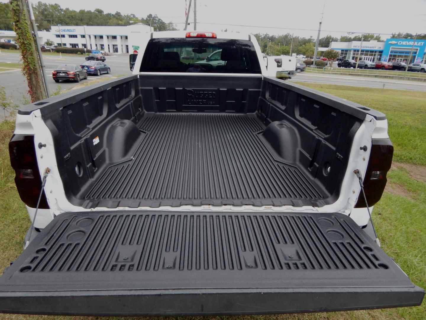 2019 White /Gray Chevrolet Silverado 2500HD (2GC2CREG3K1) with an 6.0L V8 OHV 16V engine, Automatic transmission, located at 3120 W Tennessee St, Tallahassee, FL, 32304-1002, (850) 575-6702, 30.458841, -84.349648 - Used Car Supermarket is proud to present you with this loaded immaculate 2019 Chevy Silverado 2500HD Double Cab. Used Car Supermarket prides itself in offering you the finest pre-owned vehicle in Tallahassee. Used Car Supermarket has been locally family owned and operated for over 48 years. Our 2500 - Photo#8