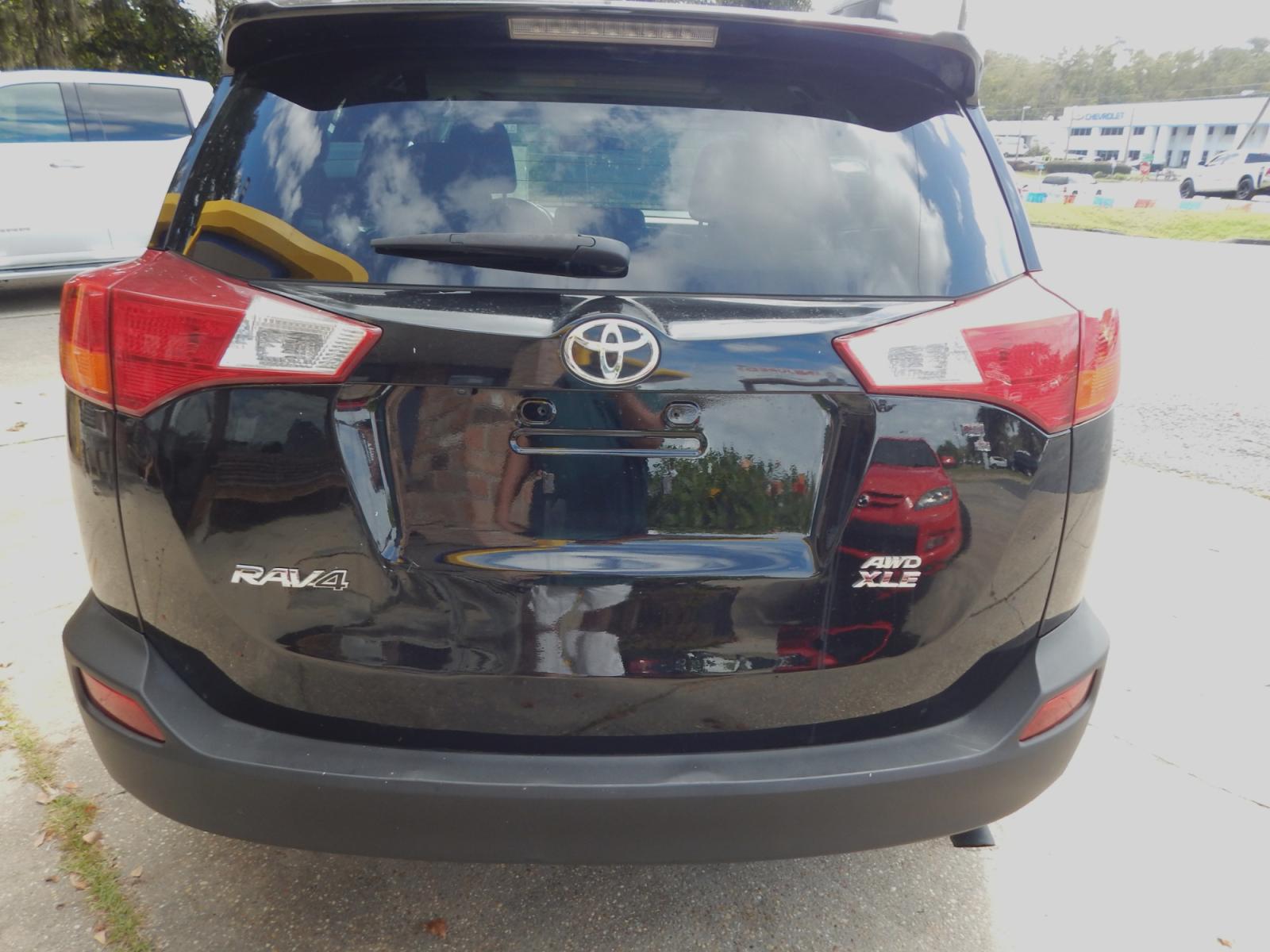 2015 Black /Charcoal Toyota RAV4 XLE AWD (2T3RFREV5FW) with an 2.5L L4 DOHC 16V engine, 6-Speed Automatic transmission, located at 3120 W Tennessee St, Tallahassee, FL, 32304-1002, (850) 575-6702, 30.458841, -84.349648 - Photo #3