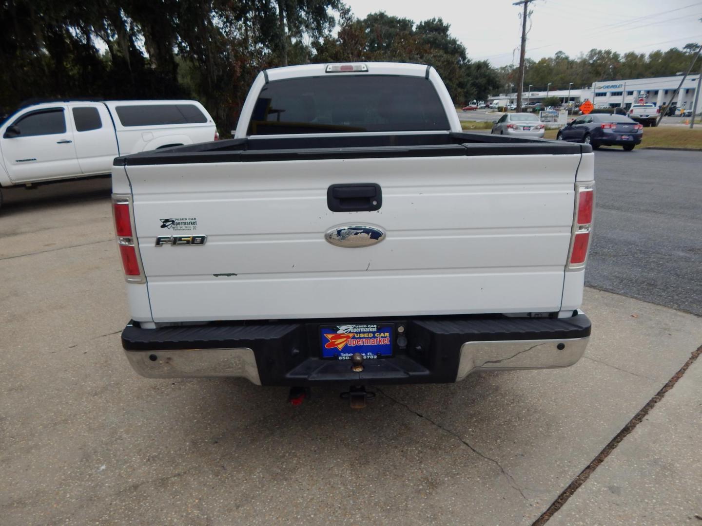 2012 White /Gray Ford F-150 (1FTFX1CT0CK) with an 3.5L 6 Cyl. engine, Automatic transmission, located at 3120 W Tennessee St, Tallahassee, FL, 32304-1002, (850) 575-6702, 30.458841, -84.349648 - Used Car Supermarket is proud to present you with this loaded immaculate 2012 Ford F150 Supercab with low miles. Used Car Supermarket prides itself in offering you the finest pre-owned vehicle in Tallahassee. Used Car Supermarket has been locally family owned and operated for over 50 years. Our F150 - Photo#3