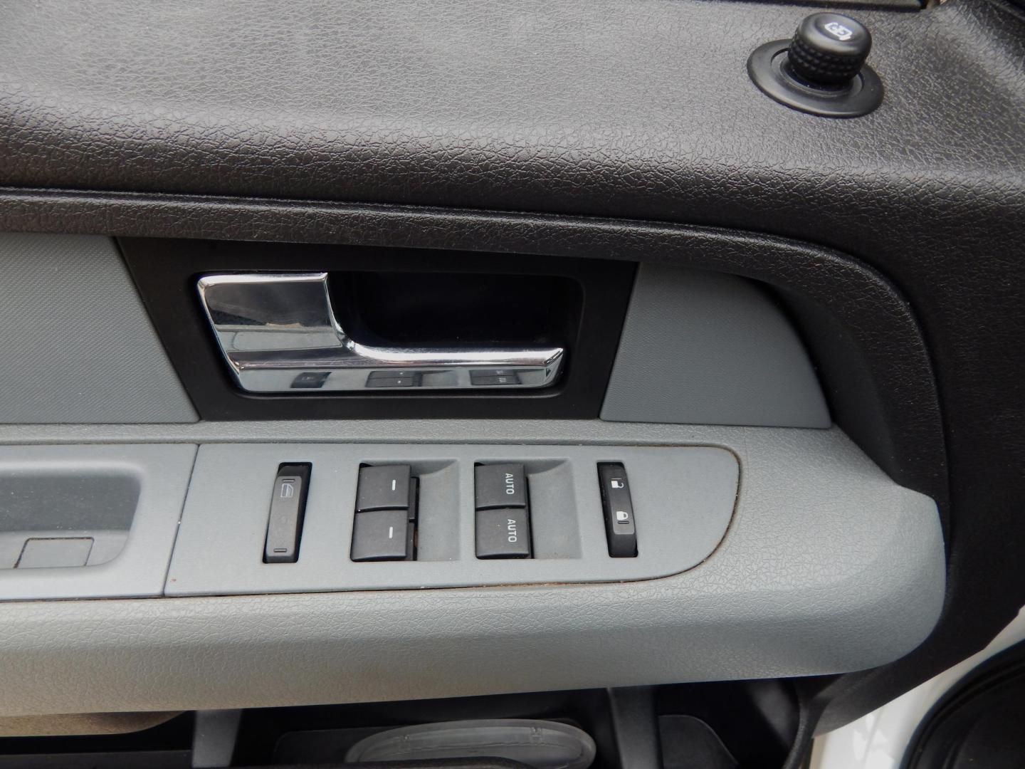 2012 White /Gray Ford F-150 (1FTFX1CT0CK) with an 3.5L 6 Cyl. engine, Automatic transmission, located at 3120 W Tennessee St, Tallahassee, FL, 32304-1002, (850) 575-6702, 30.458841, -84.349648 - Used Car Supermarket is proud to present you with this loaded immaculate 2012 Ford F150 Supercab with low miles. Used Car Supermarket prides itself in offering you the finest pre-owned vehicle in Tallahassee. Used Car Supermarket has been locally family owned and operated for over 50 years. Our F150 - Photo#8