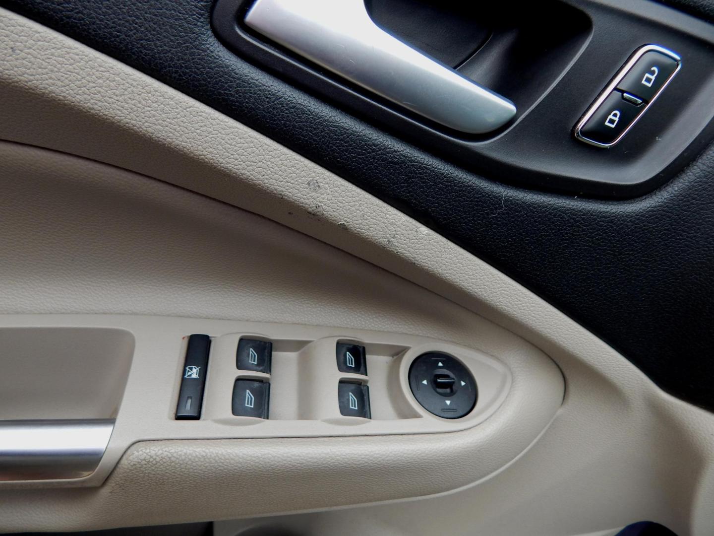 2013 Blue /Gray Ford Escape SE (1FMCU0GX3DU) with an 1.6L 4 cyl. engine, Automatic transmission, located at 3120 W Tennessee St, Tallahassee, FL, 32304-1002, (850) 575-6702, 30.458841, -84.349648 - Used Car Supermarket is proud to present you with this loaded immaculate 2013 Ford Escape SE with low miles. Used Car Supermarket prides itself in offering you the finest pre-owned vehicle in Tallahassee. Used Car Supermarket has been locally family owned and operated for over 50 years. Our Escape S - Photo#7