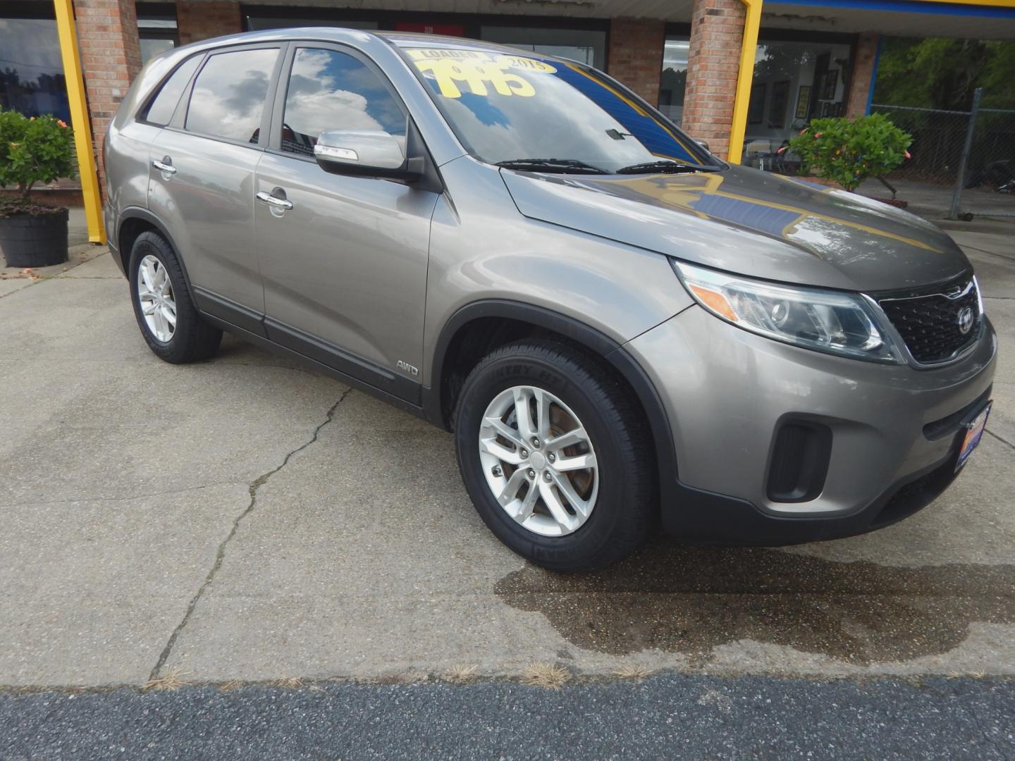 2015 Silver Metallic /Charcoal Kia Sorento LX (5XYKTCA6XFG) with an 2.4L 4 cyl. engine, Automatic transmission, located at 3120 W Tennessee St, Tallahassee, FL, 32304-1002, (850) 575-6702, 30.458841, -84.349648 - Photo#0