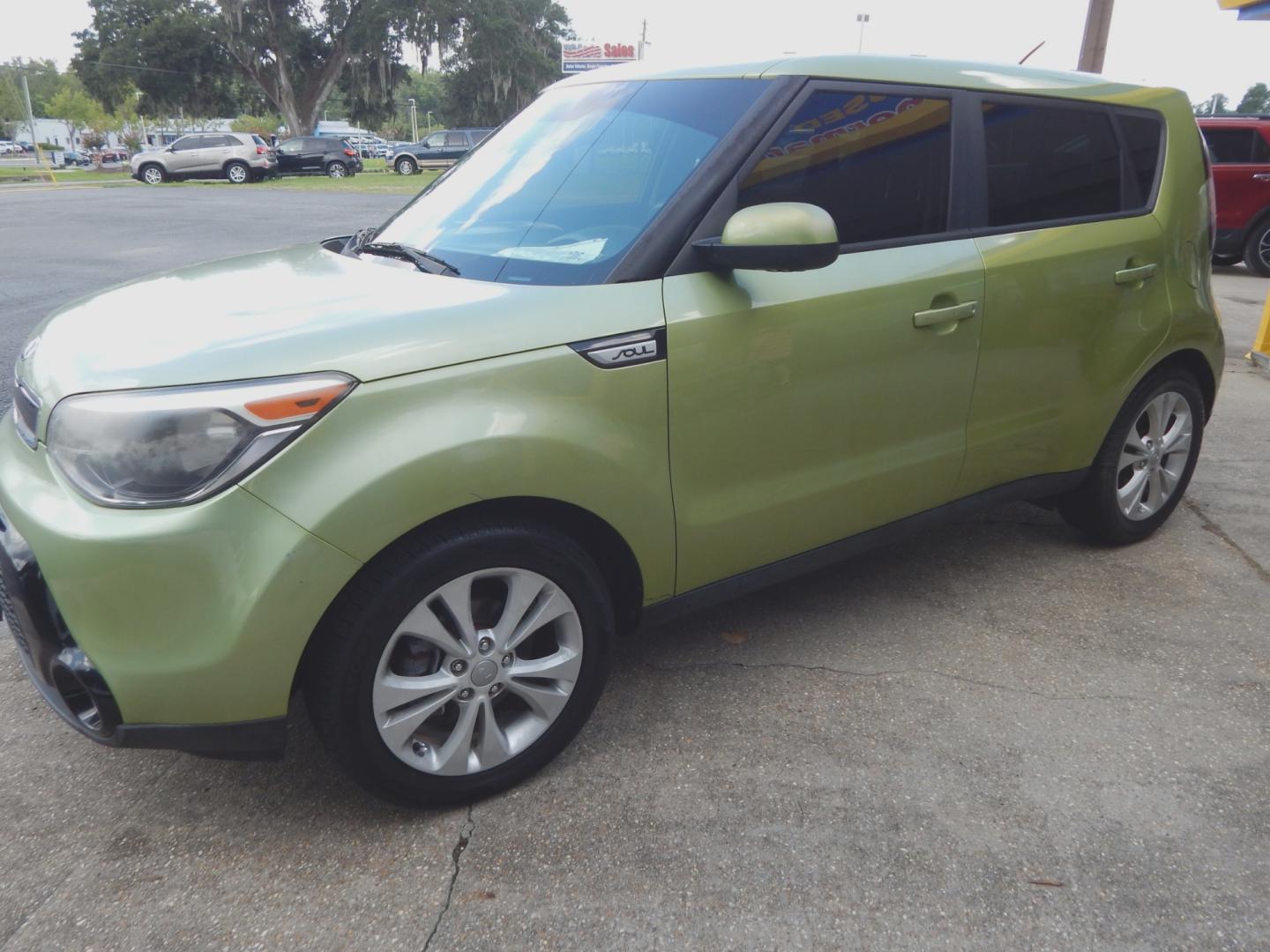 2016 Green /Charcoal Kia Soul + (KNDJP3A56G7) with an 2.0L engine, Automatic transmission, located at 3120 W Tennessee St, Tallahassee, FL, 32304-1002, (850) 575-6702, 30.458841, -84.349648 - Used Car Supermarket is proud to present you with this loaded immaculate 2016 Kia Soul + with low miles. Used Car Supermarket prides itself in offering you the finest pre-owned vehicle in Tallahassee. Used Car Supermarket has been locally family owned and operated for over 48 years. Our Soul + has b - Photo#1