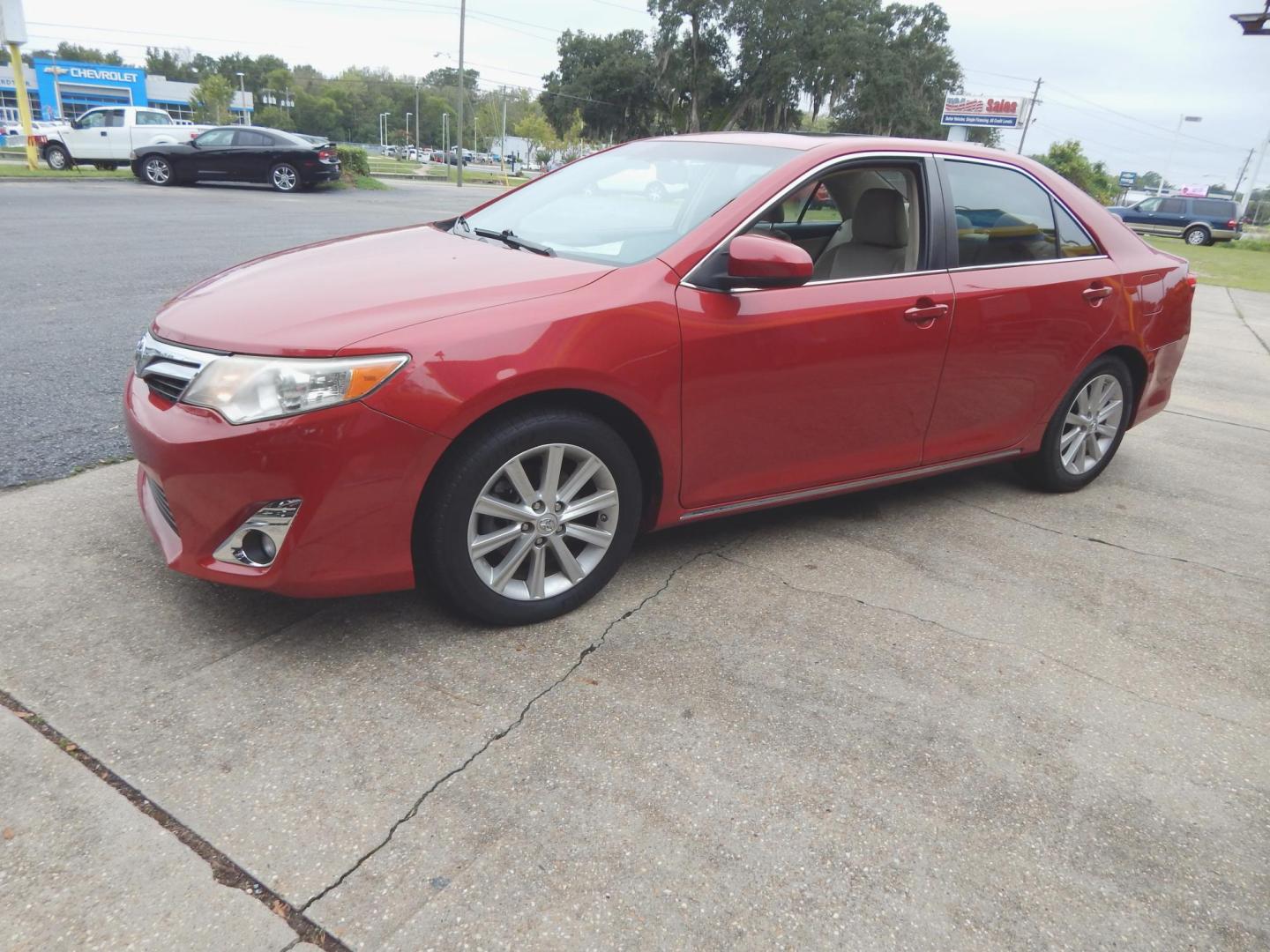 2012 /neutral leather Toyota Camry XLE V6 (4T1BK1FK4CU) with an 3.5L V6 DOHC 24V engine, 6-Speed Automatic transmission, located at 3120 W Tennessee St, Tallahassee, FL, 32304-1002, (850) 575-6702, 30.458841, -84.349648 - Used Car Supermarket is proud to present you with this loaded immaculate 2012 Toyota Camry XLE with low miles, leather and sunroof. Used Car Supermarket prides itself in offering you the finest pre-owned vehicle in Tallahassee. Used Car Supermarket has been locally family owned and operated for over - Photo#1