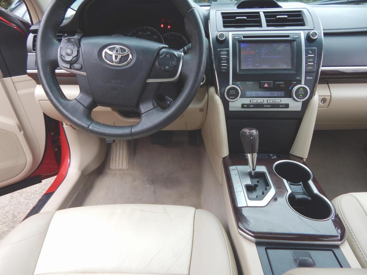 2012 /neutral leather Toyota Camry XLE V6 (4T1BK1FK4CU) with an 3.5L V6 DOHC 24V engine, 6-Speed Automatic transmission, located at 3120 W Tennessee St, Tallahassee, FL, 32304-1002, (850) 575-6702, 30.458841, -84.349648 - Used Car Supermarket is proud to present you with this loaded immaculate 2012 Toyota Camry XLE with low miles, leather and sunroof. Used Car Supermarket prides itself in offering you the finest pre-owned vehicle in Tallahassee. Used Car Supermarket has been locally family owned and operated for over - Photo#4