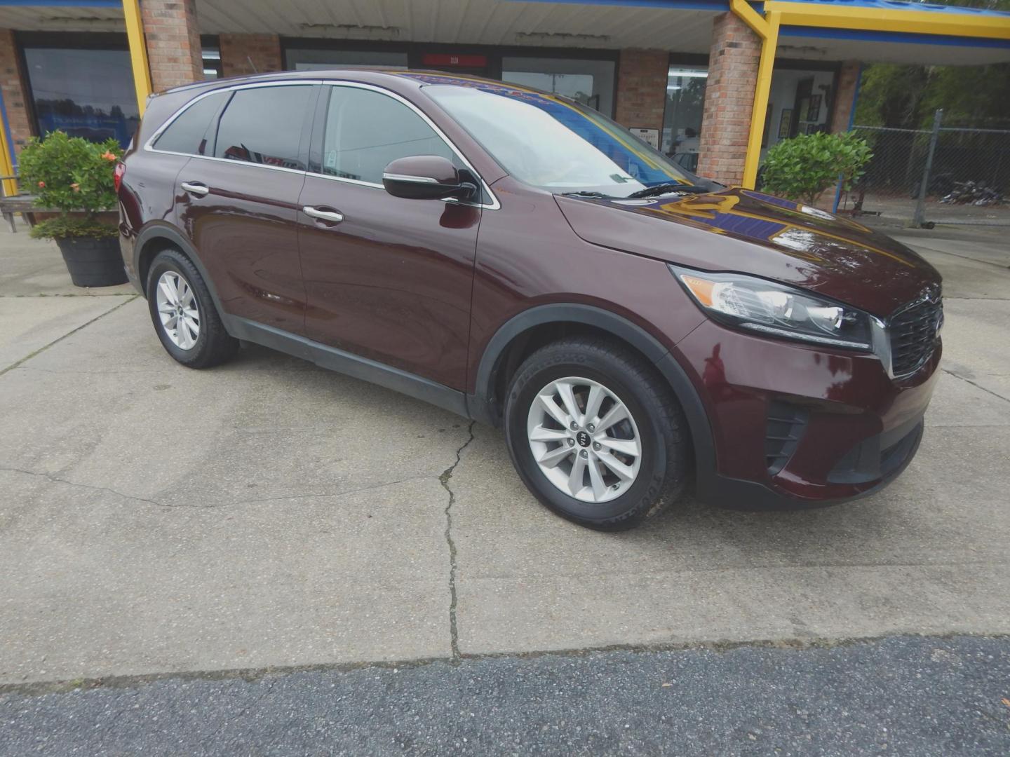 2020 Burgundy /Charcoal Kia Sorento LX 2WD (5XYPG4A36LG) with an 2.4L L4 DOHC 16V engine, Automatic transmission, located at 3120 W Tennessee St, Tallahassee, FL, 32304-1002, (850) 575-6702, 30.458841, -84.349648 - Used Car Supermarket is proud to present you with this loaded immaculate 2020 Kia Sorento LX. Used Car Supermarket prides itself in offering you the finest pre-owned vehicle in Tallahassee. Used Car Supermarket has been locally family owned and operated for over 48 years. Our Sorento has been servic - Photo#0