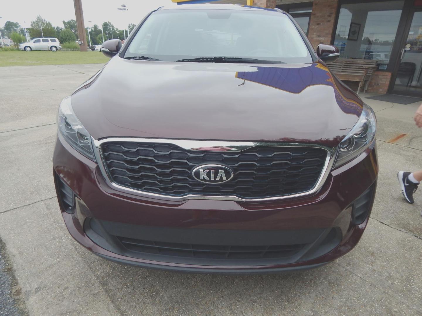 2020 Burgundy /Charcoal Kia Sorento LX 2WD (5XYPG4A36LG) with an 2.4L L4 DOHC 16V engine, Automatic transmission, located at 3120 W Tennessee St, Tallahassee, FL, 32304-1002, (850) 575-6702, 30.458841, -84.349648 - Used Car Supermarket is proud to present you with this loaded immaculate 2020 Kia Sorento LX. Used Car Supermarket prides itself in offering you the finest pre-owned vehicle in Tallahassee. Used Car Supermarket has been locally family owned and operated for over 48 years. Our Sorento has been servic - Photo#2