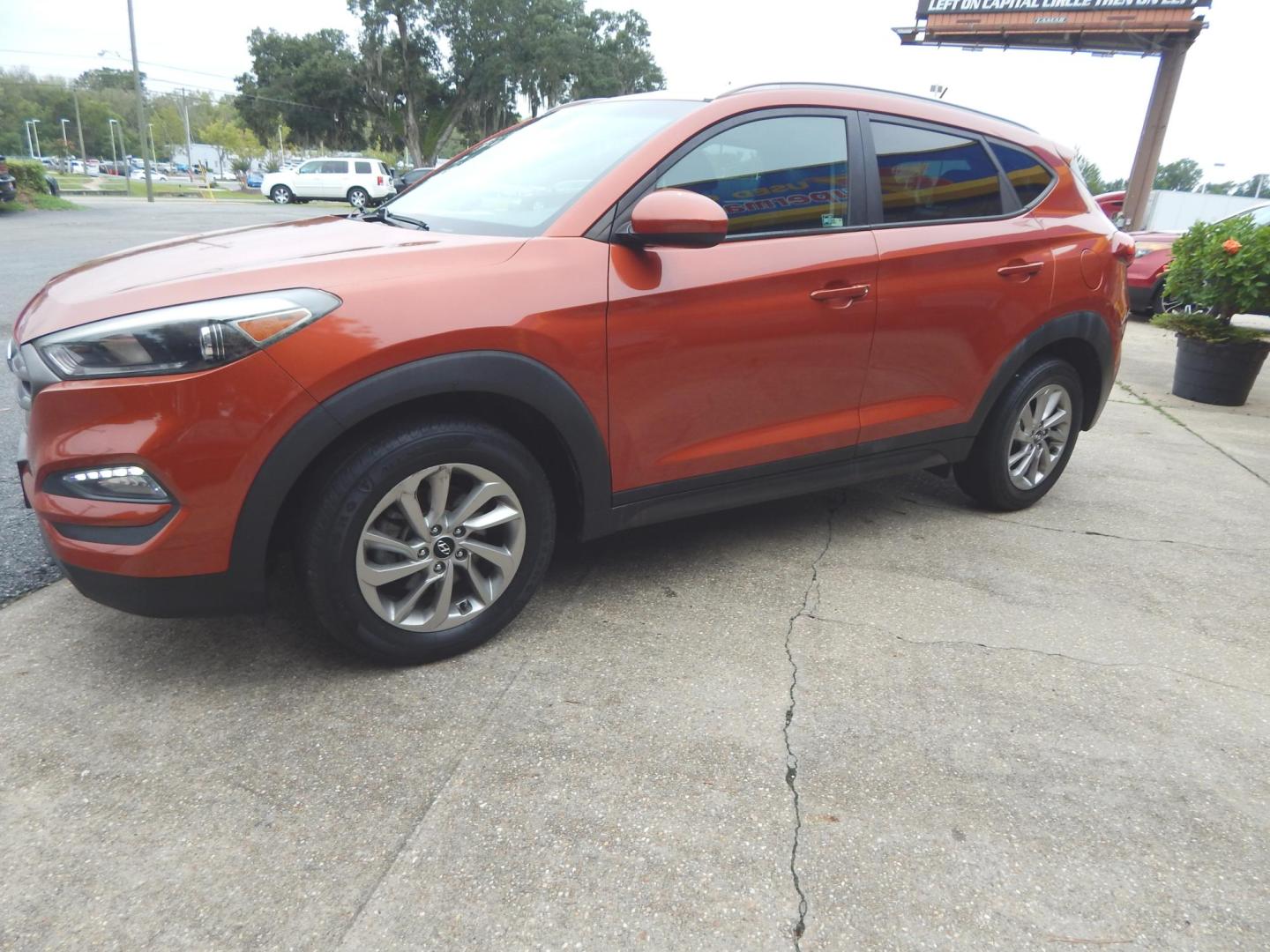 2016 Copper /Charcoal Hyundai Tucson SE w/Preferred Package AWD (KM8J3CA46GU) with an 2.0L L4 DOHC 16V engine, Automatic transmission, located at 3120 W Tennessee St, Tallahassee, FL, 32304-1002, (850) 575-6702, 30.458841, -84.349648 - Used Car Supermarket is proud to present you with this loaded immaculate 2016 Hyundai Tucson SE Preferred with low miles. Used Car Supermarket prides itself in offering you the finest pre-owned vehicle in Tallahassee. Used Car Supermarket has been locally family owned and operated for over 48 years. - Photo#1