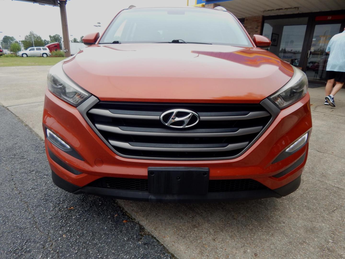 2016 Copper /Charcoal Hyundai Tucson SE w/Preferred Package AWD (KM8J3CA46GU) with an 2.0L L4 DOHC 16V engine, Automatic transmission, located at 3120 W Tennessee St, Tallahassee, FL, 32304-1002, (850) 575-6702, 30.458841, -84.349648 - Used Car Supermarket is proud to present you with this loaded immaculate 2016 Hyundai Tucson SE Preferred with low miles. Used Car Supermarket prides itself in offering you the finest pre-owned vehicle in Tallahassee. Used Car Supermarket has been locally family owned and operated for over 48 years. - Photo#2