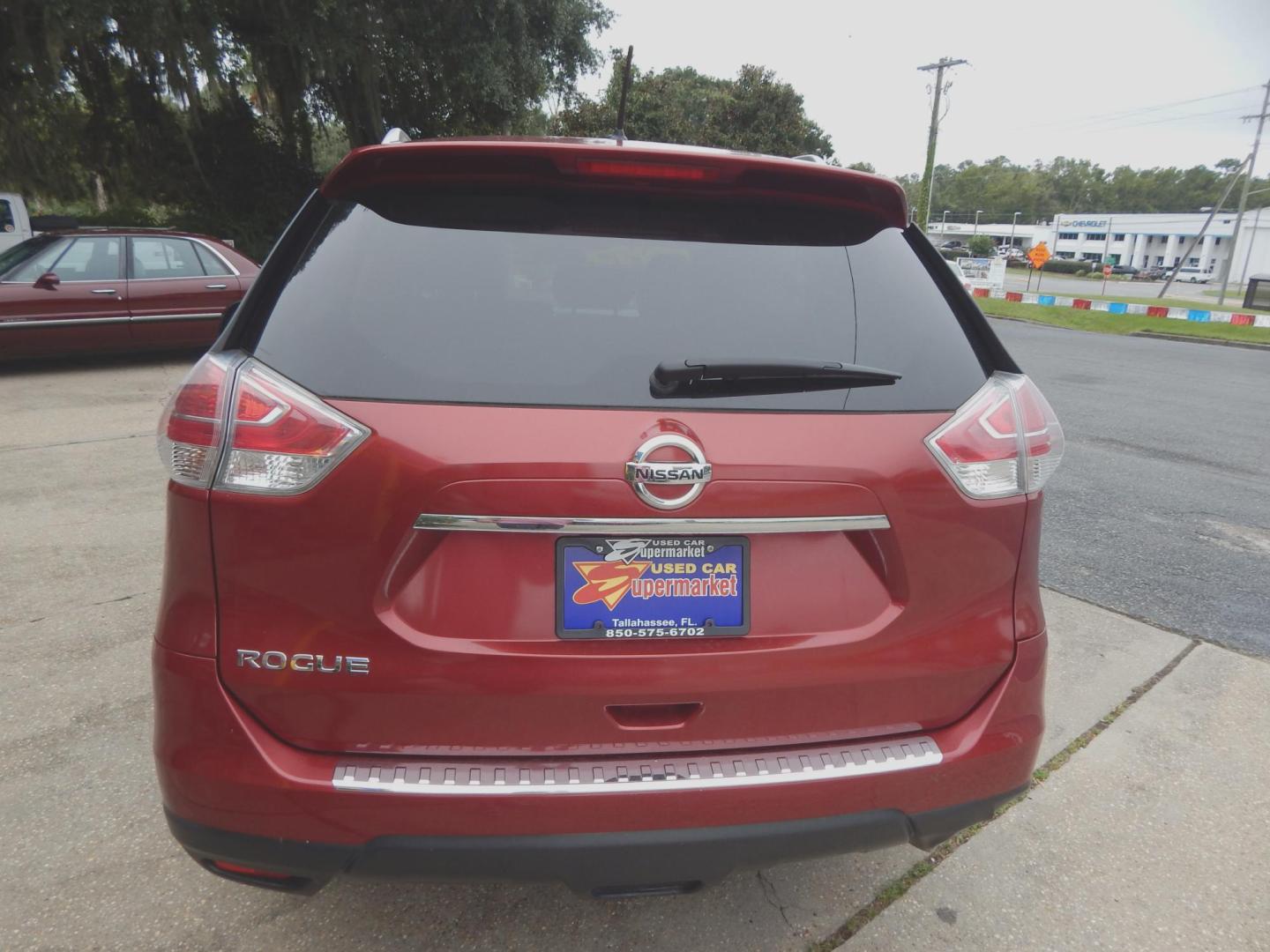 2016 Maroon /Tan Nissan Rogue S 2WD (JN8AT2MT1GW) with an 2.5L L4 DOHC 16V engine, CVT transmission, located at 3120 W Tennessee St, Tallahassee, FL, 32304-1002, (850) 575-6702, 30.458841, -84.349648 - Used Car Supermarket is proud to present you with this loaded immaculate 2016 Nissan Rogue S. Used Car Supermarket prides itself in offering you the finest pre-owned vehicle in Tallahassee. Used Car Supermarket has been locally family owned and operated for over 48 years. Our Rogue S has been servic - Photo#3