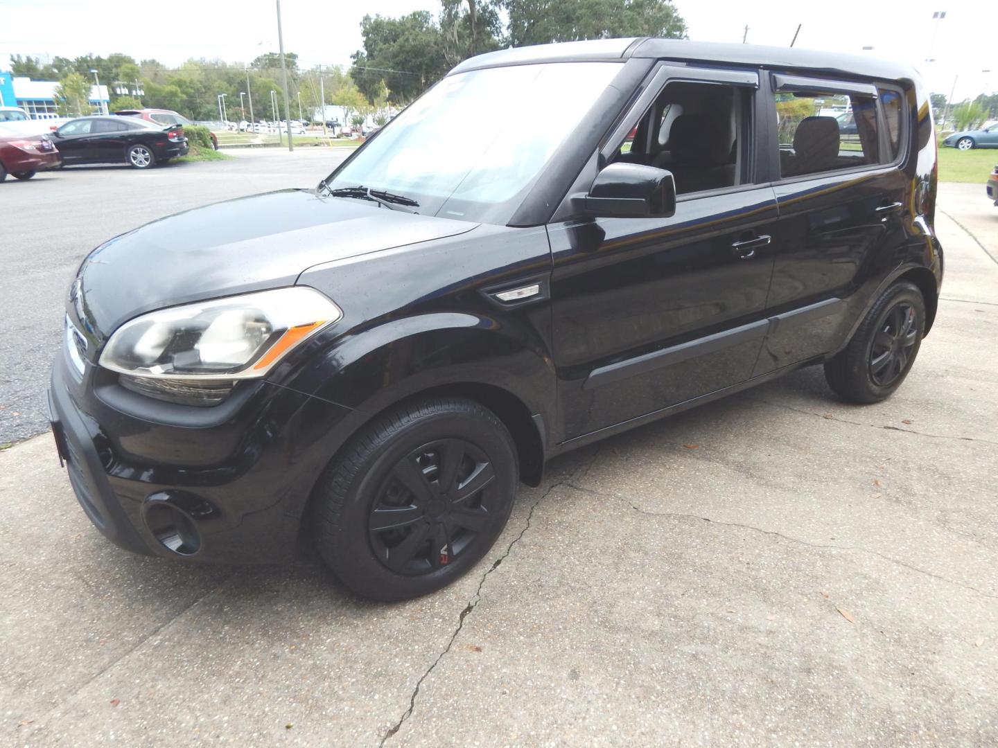 2012 Black /Charcoal Kia Soul Base (KNDJT2A59C7) with an 1.6L L4 DOHC 16V engine, 5-Speed Manual transmission, located at 3120 W Tennessee St, Tallahassee, FL, 32304-1002, (850) 575-6702, 30.458841, -84.349648 - Used Car Supermarket is proud to present you with this loaded immaculate 2012 Kia Soul with low miles. Used Car Supermarket prides itself in offering you the finest pre-owned vehicle in Tallahassee. Used Car Supermarket has been locally family owned and operated for over 48 years. Our Soul has been - Photo#1