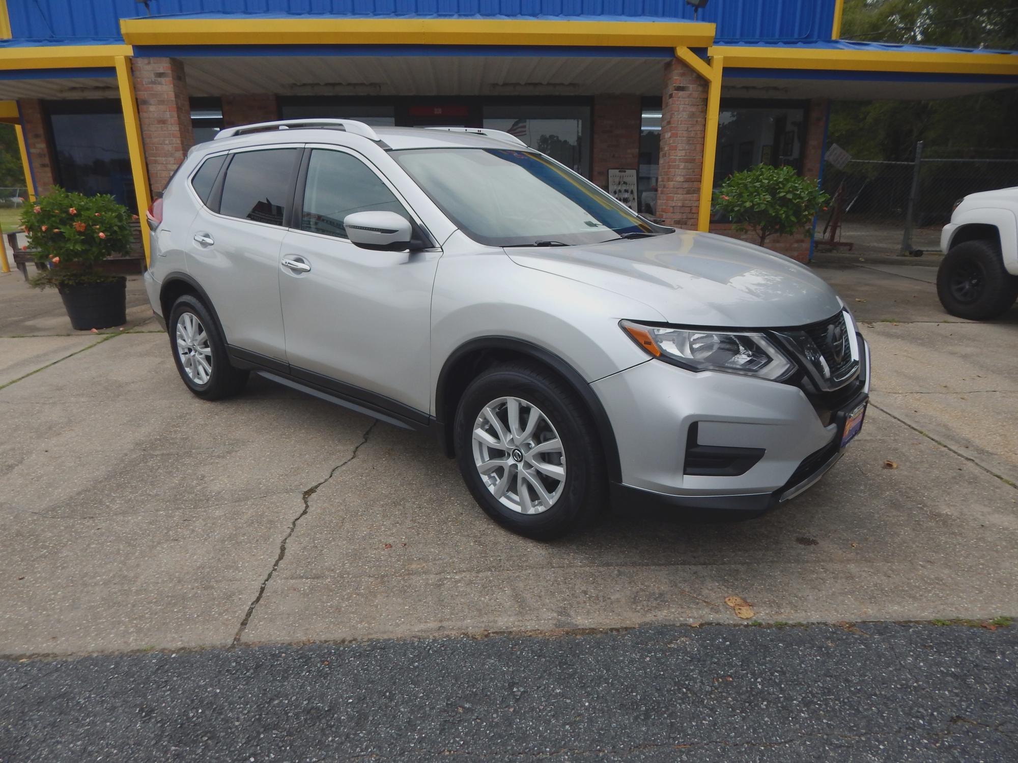 photo of 2018 Nissan Rogue SV 2WD