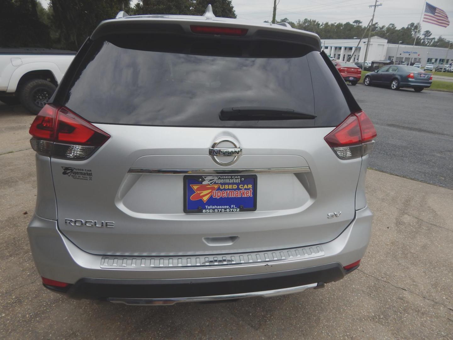 2018 Silver Metallic /Charcoal Nissan Rogue SV 2WD (KNMAT2MT0JP) with an 2.5L L4 DOHC 16V engine, Automatic transmission, located at 3120 W Tennessee St, Tallahassee, FL, 32304-1002, (850) 575-6702, 30.458841, -84.349648 - Used Car Supermarket is proud to present you with this loaded immaculate 2018 Nissan Rogue SV with low miles. Used Car Supermarket prides itself in offering you the finest pre-owned vehicle in Tallahassee. Used Car Supermarket has been locally family owned and operated for over 48 years. Our Rogue S - Photo#2