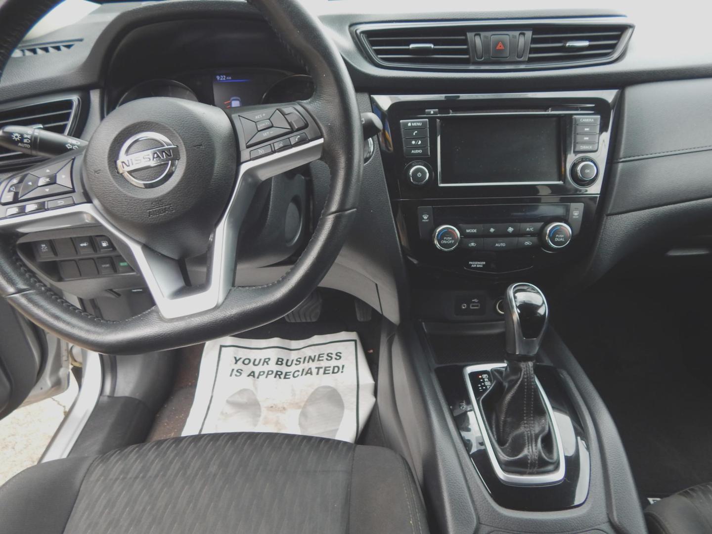 2018 Silver Metallic /Charcoal Nissan Rogue SV 2WD (KNMAT2MT0JP) with an 2.5L L4 DOHC 16V engine, Automatic transmission, located at 3120 W Tennessee St, Tallahassee, FL, 32304-1002, (850) 575-6702, 30.458841, -84.349648 - Used Car Supermarket is proud to present you with this loaded immaculate 2018 Nissan Rogue SV with low miles. Used Car Supermarket prides itself in offering you the finest pre-owned vehicle in Tallahassee. Used Car Supermarket has been locally family owned and operated for over 48 years. Our Rogue S - Photo#3