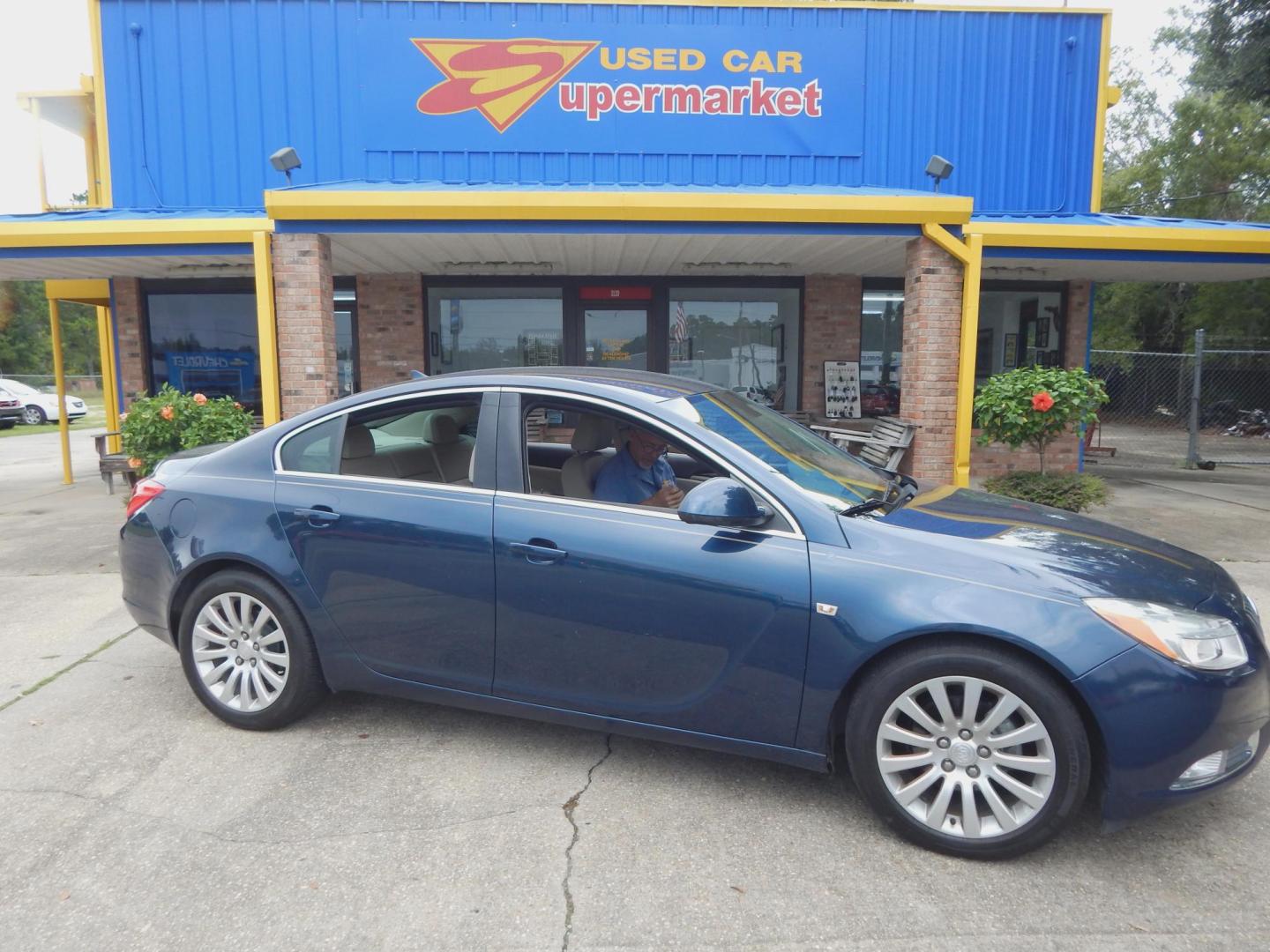 2011 Blue /Tan Leather Buick Regal CXL - 3XL (W04GR5EC3B1) with an 2.4L L4 DOHC 16V engine, 6-Speed Automatic transmission, located at 3120 W Tennessee St, Tallahassee, FL, 32304-1002, (850) 575-6702, 30.458841, -84.349648 - Used Car Supermarket is proud to present you with this loaded immaculate 2011 Buick Regal CXL3 with leather and low miles. Used Car Supermarket prides itself in offering you the finest pre-owned vehicle in Tallahassee. Used Car Supermarket has been locally family owned and operated for over 48 year - Photo#0