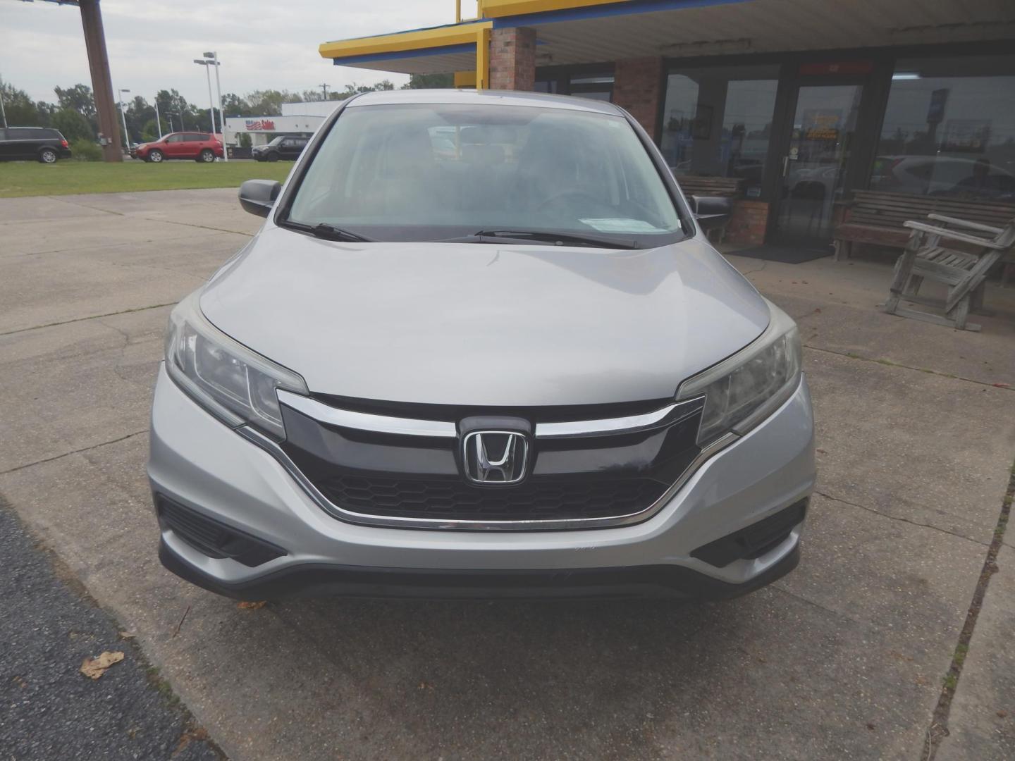 2015 Silver Metallic /Gray Honda CR-V LX 2WD (3CZRM3H39FG) with an 2.4L L4 DOHC 16V engine, Continuously Variable Transmission transmission, located at 3120 W Tennessee St, Tallahassee, FL, 32304-1002, (850) 575-6702, 30.458841, -84.349648 - Photo#2