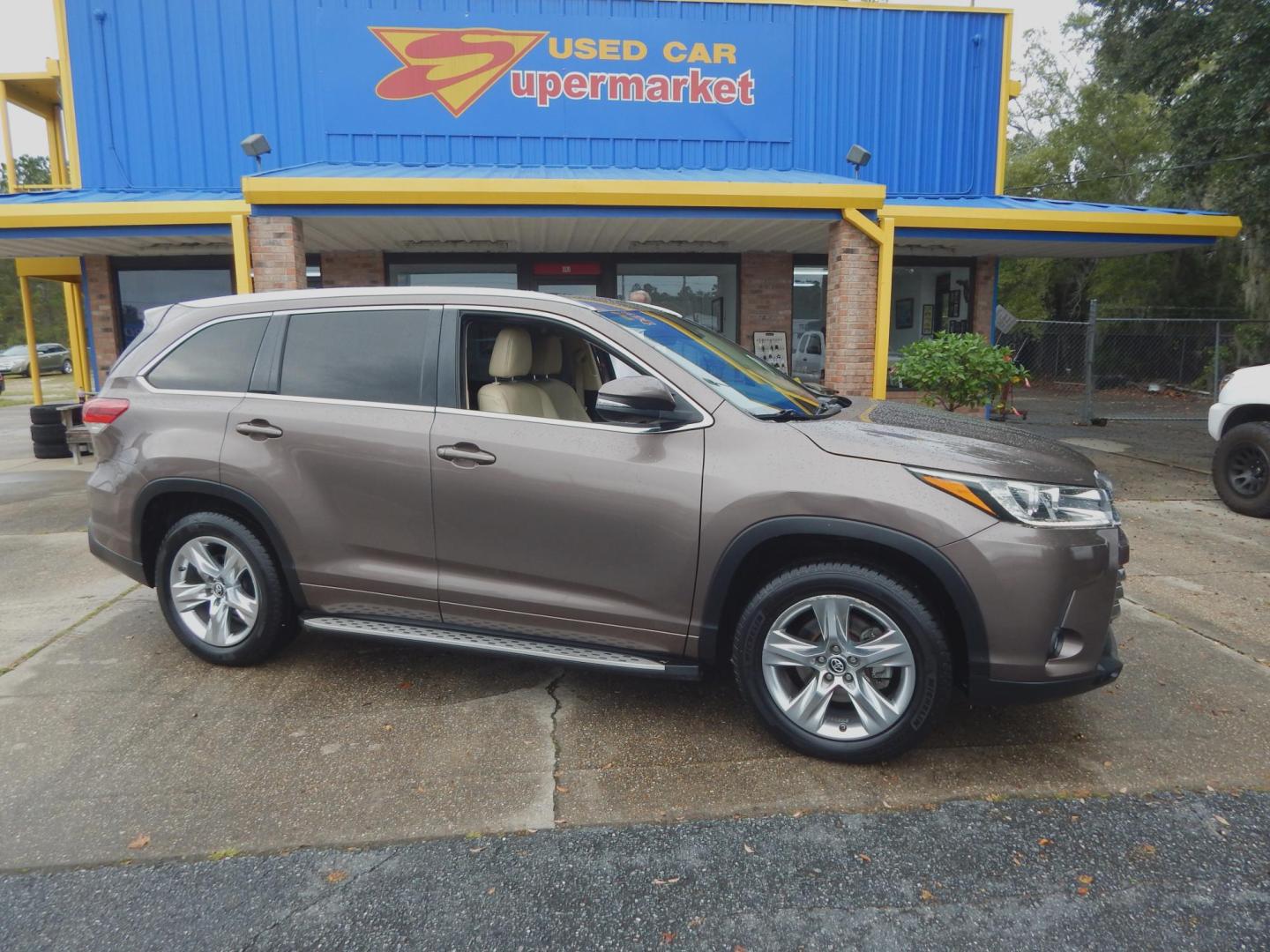 2017 Mauve /Tan Leather Toyota Highlander Limited FWD V6 (5TDYZRFHXHS) with an 3.5L V6 DOHC 24V engine, Automatic transmission, located at 3120 W Tennessee St, Tallahassee, FL, 32304-1002, (850) 575-6702, 30.458841, -84.349648 - Used Car Supermarket is proud to present you with this loaded immaculate 2017 Toyota Highlander Limited with leather, Navigation and sunroof. Used Car Supermarket prides itself in offering you the finest pre-owned vehicle in Tallahassee. Used Car Supermarket has been locally family owned and operate - Photo#0