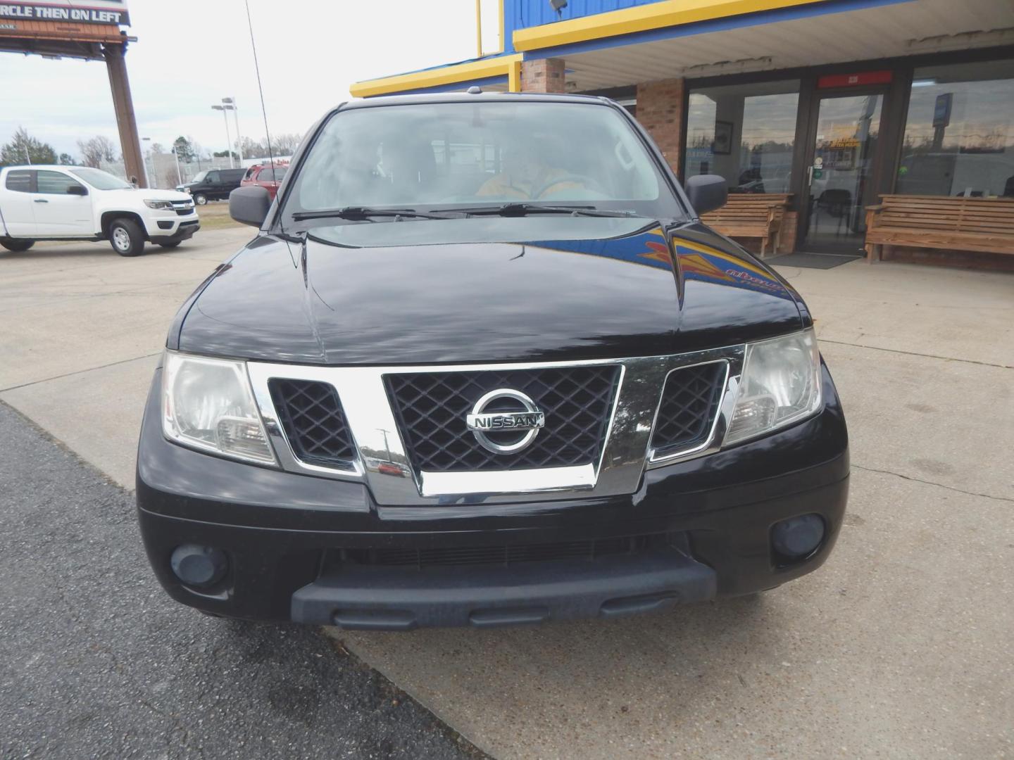 2015 Black /Gray Nissan Frontier S Crew Cab 5AT 2WD (1N6AD0ER8FN) with an 4.0L V6 DOHC 24V engine, 5-Speed Automatic transmission, located at 3120 W Tennessee St, Tallahassee, FL, 32304-1002, (850) 575-6702, 30.458841, -84.349648 - Used Car Supermarket is proud to present you with this loaded immaculate 2015 Nissan Frontier SV Crew Cab with low miles. Used Car Supermarket prides itself in offering you the finest pre-owned vehicle in Tallahassee. Used Car Supermarket has been locally family owned and operated for over 49 years. - Photo#2