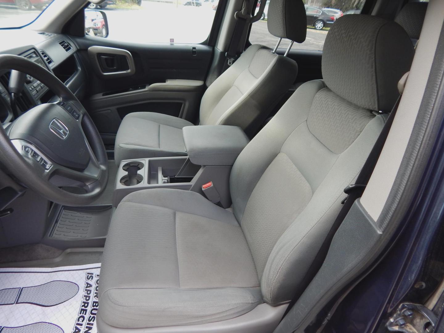 2010 Blue /Gray Honda Ridgeline RTS (5FPYK1F4XAB) with an 3.5L V6 SOHC 24V engine, Automatic transmission, located at 3120 W Tennessee St, Tallahassee, FL, 32304-1002, (850) 575-6702, 30.458841, -84.349648 - Used Car Supermarket is proud to present you with this loaded immaculate 2010 Honda Ridgeline RTS. Used Car Supermarket prides itself in offering you the finest pre-owned vehicle in Tallahassee. Used Car Supermarket has been locally family owned and operated for over 49 years. Our Encore Preferred h - Photo#6