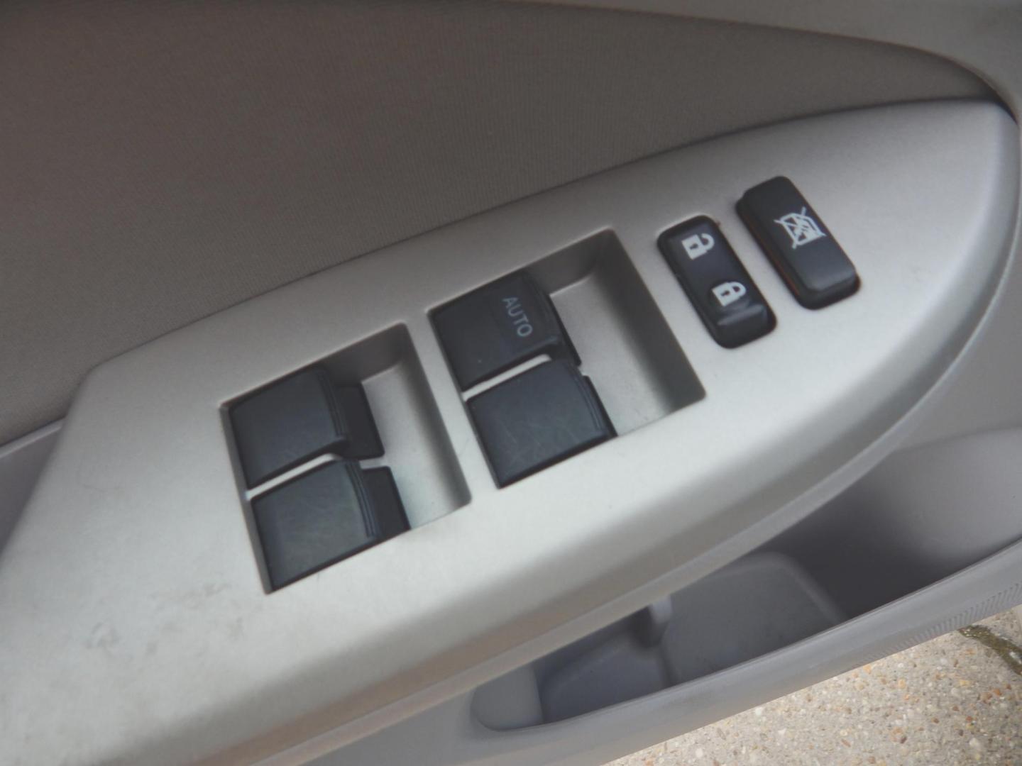 2012 Silver Metallic /Gray Toyota Corolla LE (2T1BU4EE2CC) with an 1.8L L4 DOHC 16V engine, Automatic transmission, located at 3120 W Tennessee St, Tallahassee, FL, 32304-1002, (850) 575-6702, 30.458841, -84.349648 - Used Car Supermarket is proud to present you with this loaded immaculate 2012 Toyota Corolla Sedan LE with low miles. Used Car Supermarket prides itself in offering you the finest pre-owned vehicle in Tallahassee. Used Car Supermarket has been locally family owned and operated for over 49 years. Our - Photo#9
