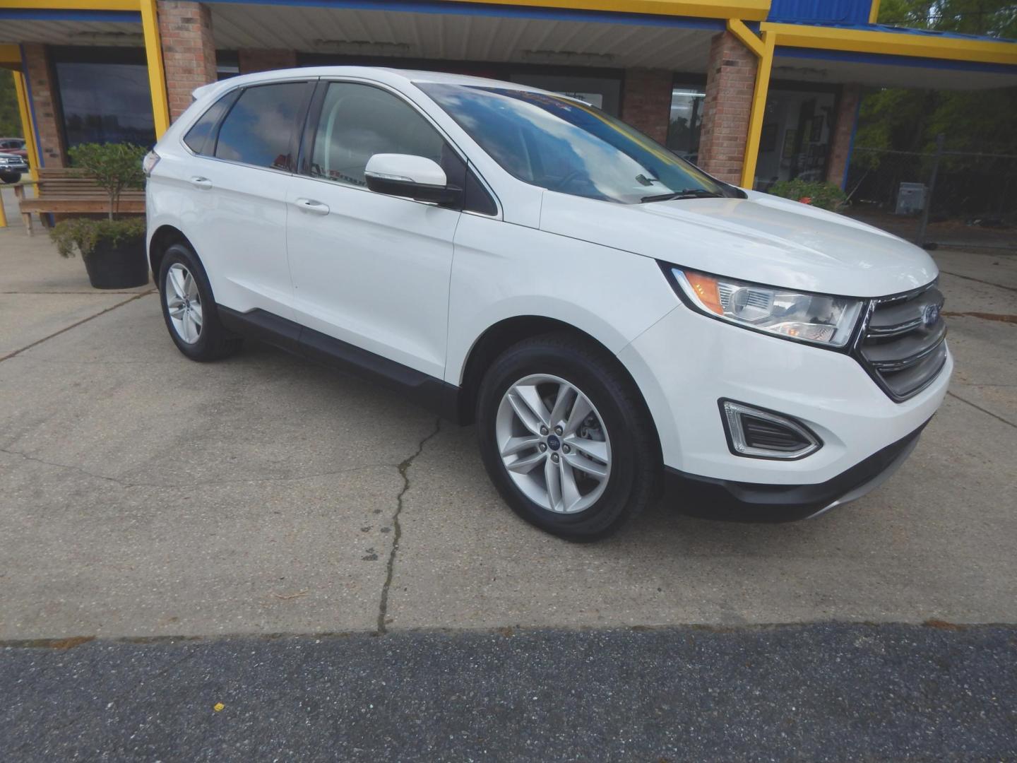 2018 White /Charcoal Leather Ford Edge SEL FWD (2FMPK3J91JB) with an 2.0L L4 DOHC 16V engine, Automatic transmission, located at 3120 W Tennessee St, Tallahassee, FL, 32304-1002, (850) 575-6702, 30.458841, -84.349648 - Used Car Supermarket is proud to present you with this loaded immaculate 2018 Ford Edge SEL with leather and Navigation. Used Car Supermarket prides itself in offering you the finest pre-owned vehicle in Tallahassee. Used Car Supermarket has been locally family owned and operated for over 49 years. - Photo#0
