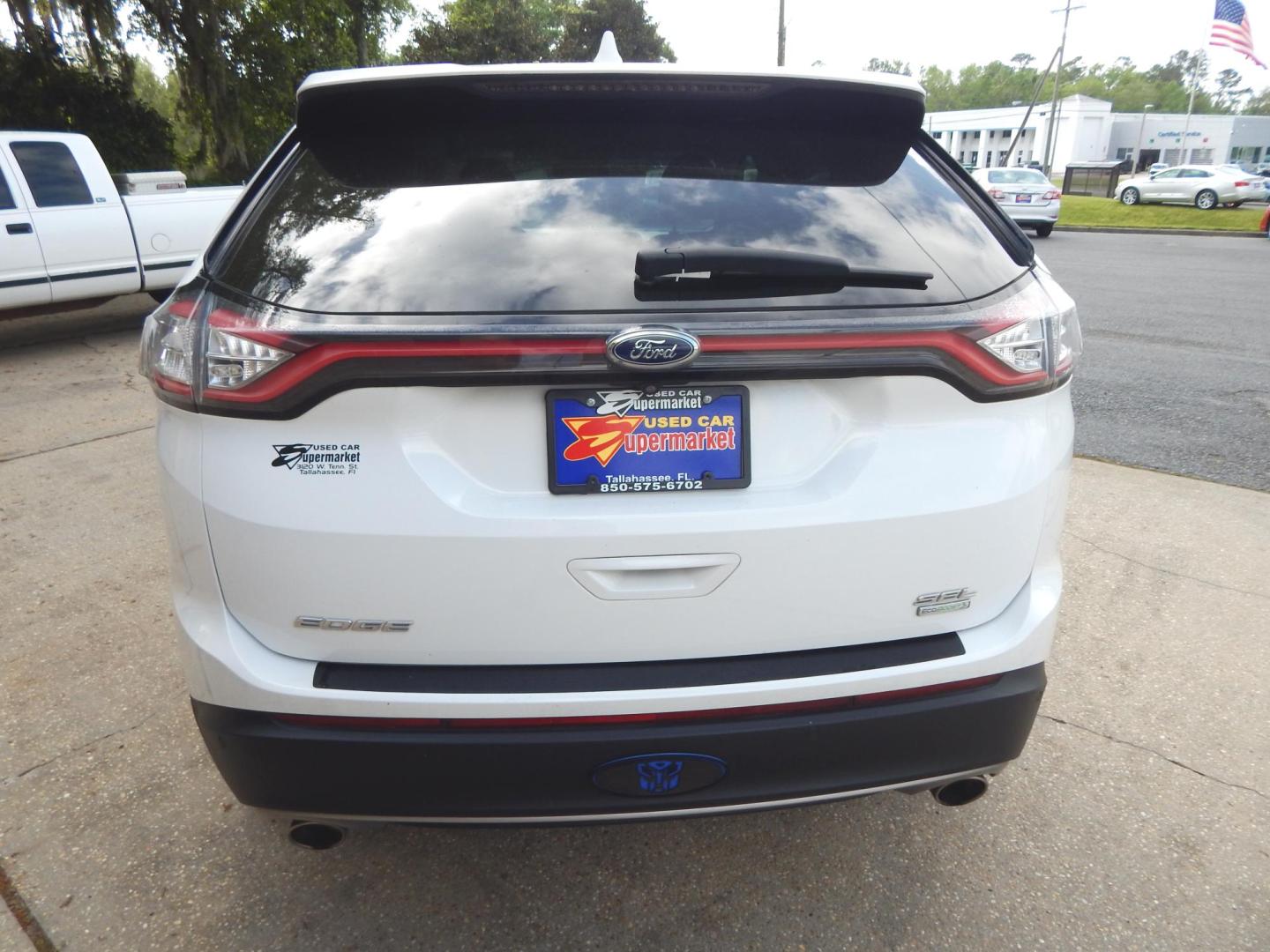 2018 White /Charcoal Leather Ford Edge SEL FWD (2FMPK3J91JB) with an 2.0L L4 DOHC 16V engine, Automatic transmission, located at 3120 W Tennessee St, Tallahassee, FL, 32304-1002, (850) 575-6702, 30.458841, -84.349648 - Used Car Supermarket is proud to present you with this loaded immaculate 2018 Ford Edge SEL with leather and Navigation. Used Car Supermarket prides itself in offering you the finest pre-owned vehicle in Tallahassee. Used Car Supermarket has been locally family owned and operated for over 49 years. - Photo#3