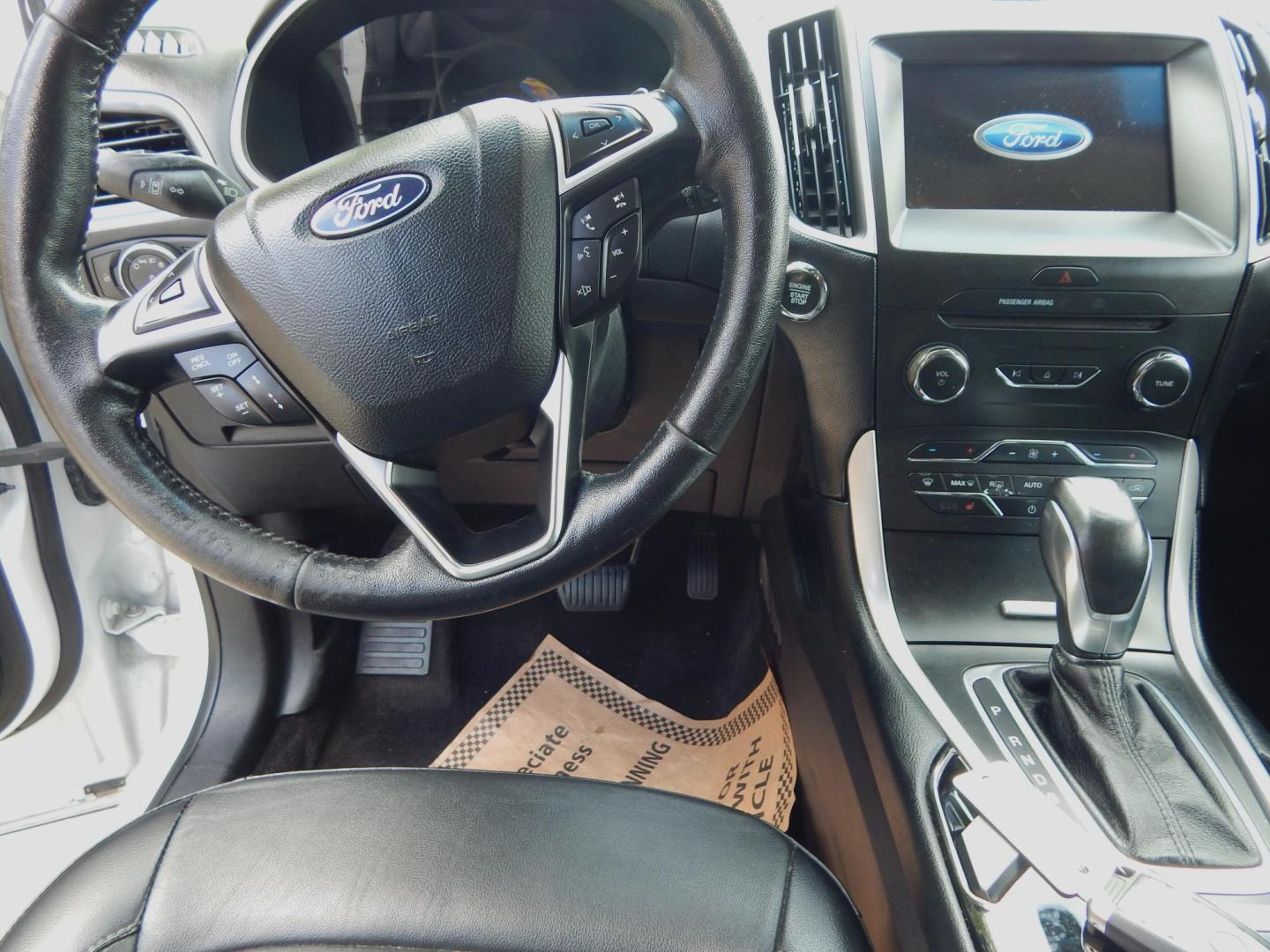 2018 White /Charcoal Leather Ford Edge SEL FWD (2FMPK3J91JB) with an 2.0L L4 DOHC 16V engine, Automatic transmission, located at 3120 W Tennessee St, Tallahassee, FL, 32304-1002, (850) 575-6702, 30.458841, -84.349648 - Used Car Supermarket is proud to present you with this loaded immaculate 2018 Ford Edge SEL with leather and Navigation. Used Car Supermarket prides itself in offering you the finest pre-owned vehicle in Tallahassee. Used Car Supermarket has been locally family owned and operated for over 49 years. - Photo#4