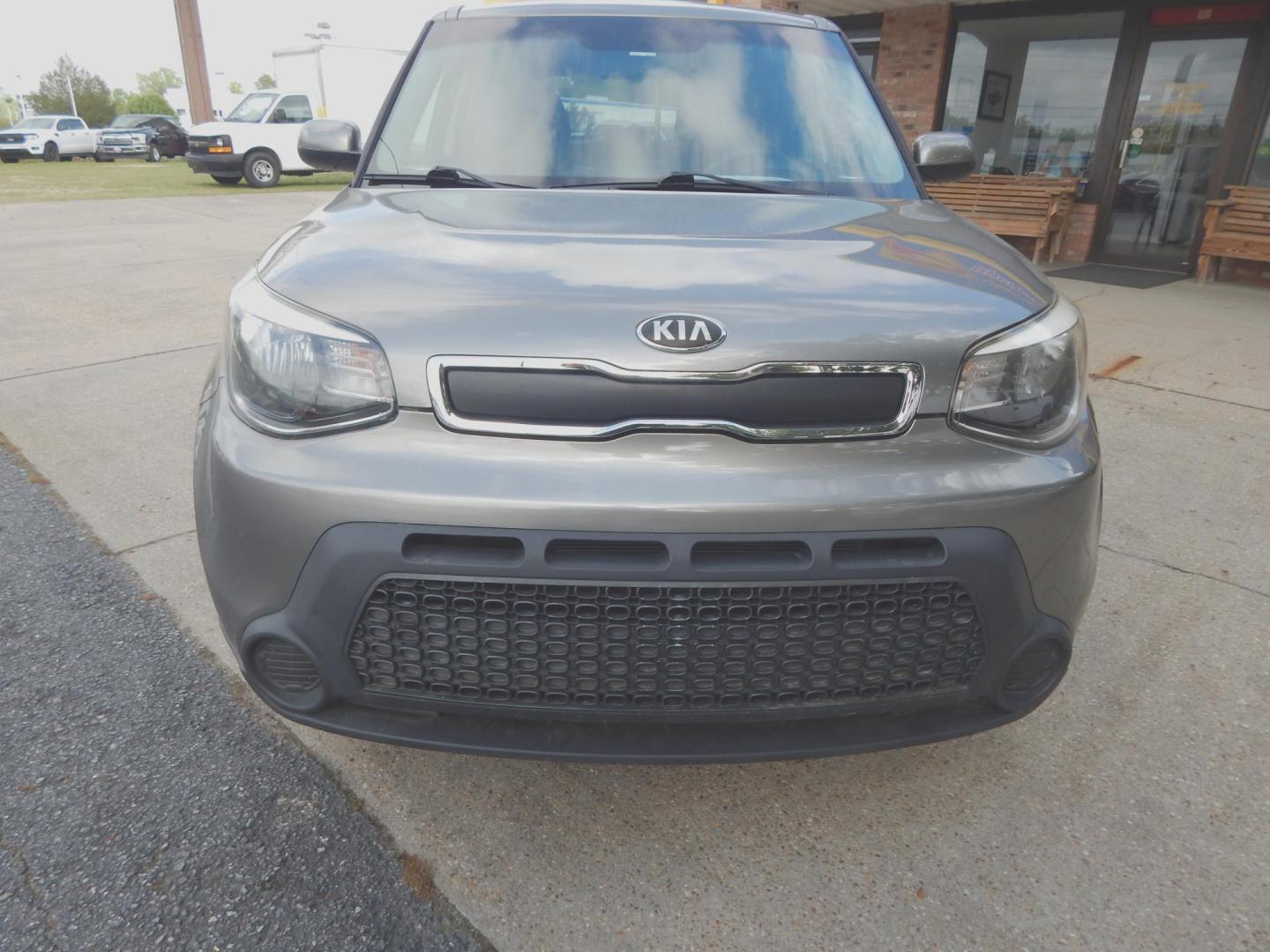 2014 Silver Metallic /Charcoal Kia Soul Base (KNDJN2A2XE7) with an 1.6L L4 DOHC 16V engine, Automatic transmission, located at 3120 W Tennessee St, Tallahassee, FL, 32304-1002, (850) 575-6702, 30.458841, -84.349648 - Used Car Supermarket is proud to present you with this loaded immaculate 2014 Kia Soul with low miles. Used Car Supermarket prides itself in offering you the finest pre-owned vehicle in Tallahassee. Used Car Supermarket has been locally family owned and operated for over 49 years. Our Soul has been - Photo#2