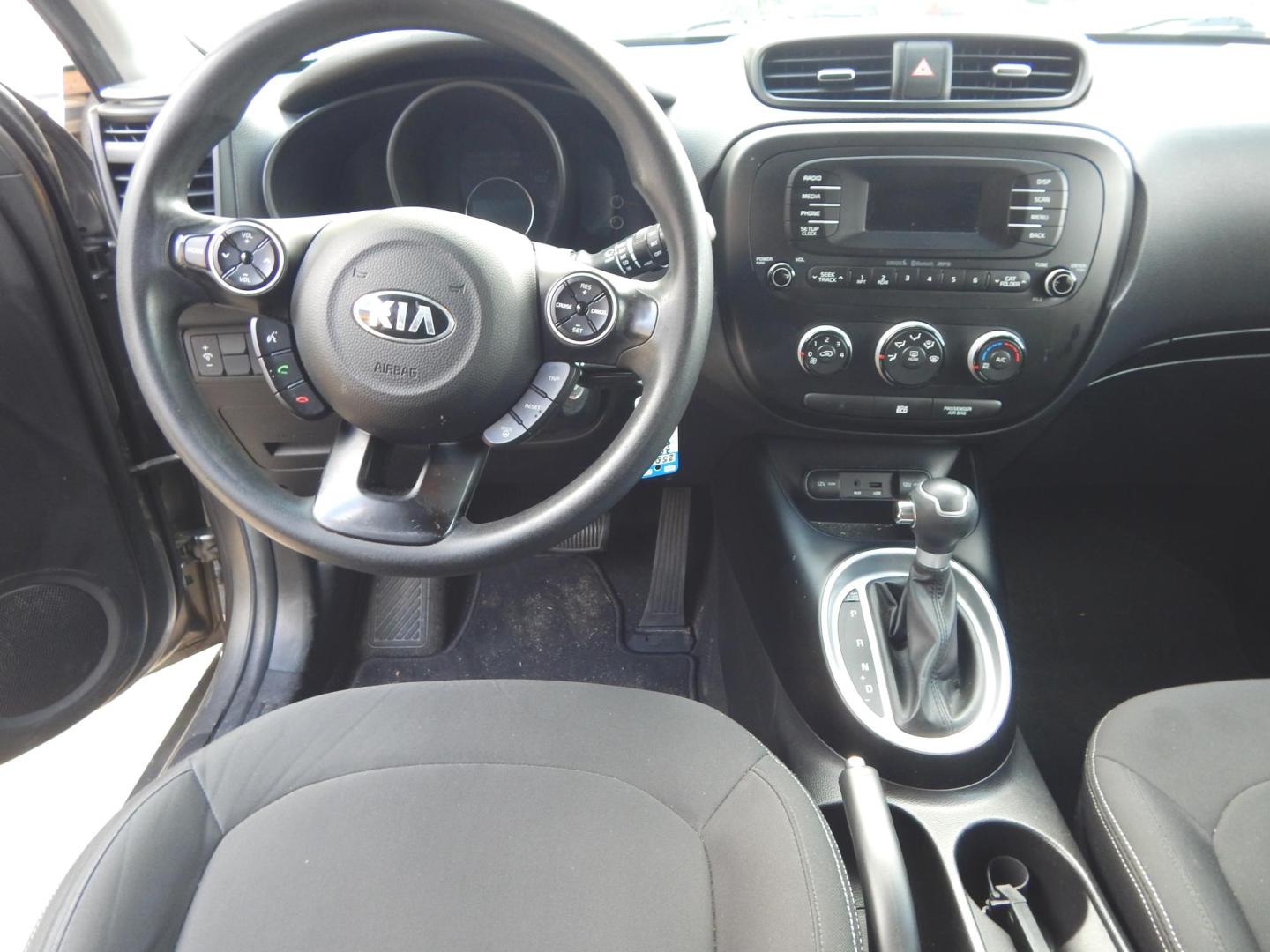 2014 Silver Metallic /Charcoal Kia Soul Base (KNDJN2A2XE7) with an 1.6L L4 DOHC 16V engine, Automatic transmission, located at 3120 W Tennessee St, Tallahassee, FL, 32304-1002, (850) 575-6702, 30.458841, -84.349648 - Used Car Supermarket is proud to present you with this loaded immaculate 2014 Kia Soul with low miles. Used Car Supermarket prides itself in offering you the finest pre-owned vehicle in Tallahassee. Used Car Supermarket has been locally family owned and operated for over 49 years. Our Soul has been - Photo#4