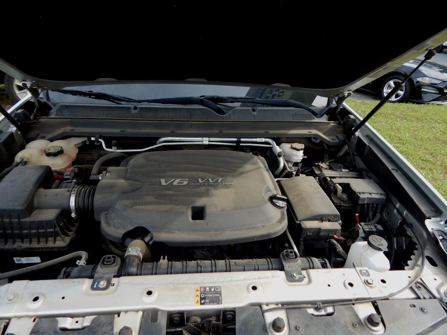 2018 Silver Metallic /Gray Chevrolet Colorado Z71 Crew Cab 2WD Short Box (1GCGSDEN8J1) with an 3.6L V6 DOHC 24V GAS engine, Automatic transmission, located at 3120 W Tennessee St, Tallahassee, FL, 32304-1002, (850) 575-6702, 30.458841, -84.349648 - Used Car Supermarket is proud to present you with this loaded immaculate 2018 Chevy Colorado Crew Cab Z71 with low miles. Used Car Supermarket prides itself in offering you the finest pre-owned vehicle in Tallahassee. Used Car Supermarket has been locally family owned and operated for over a half ce - Photo#8
