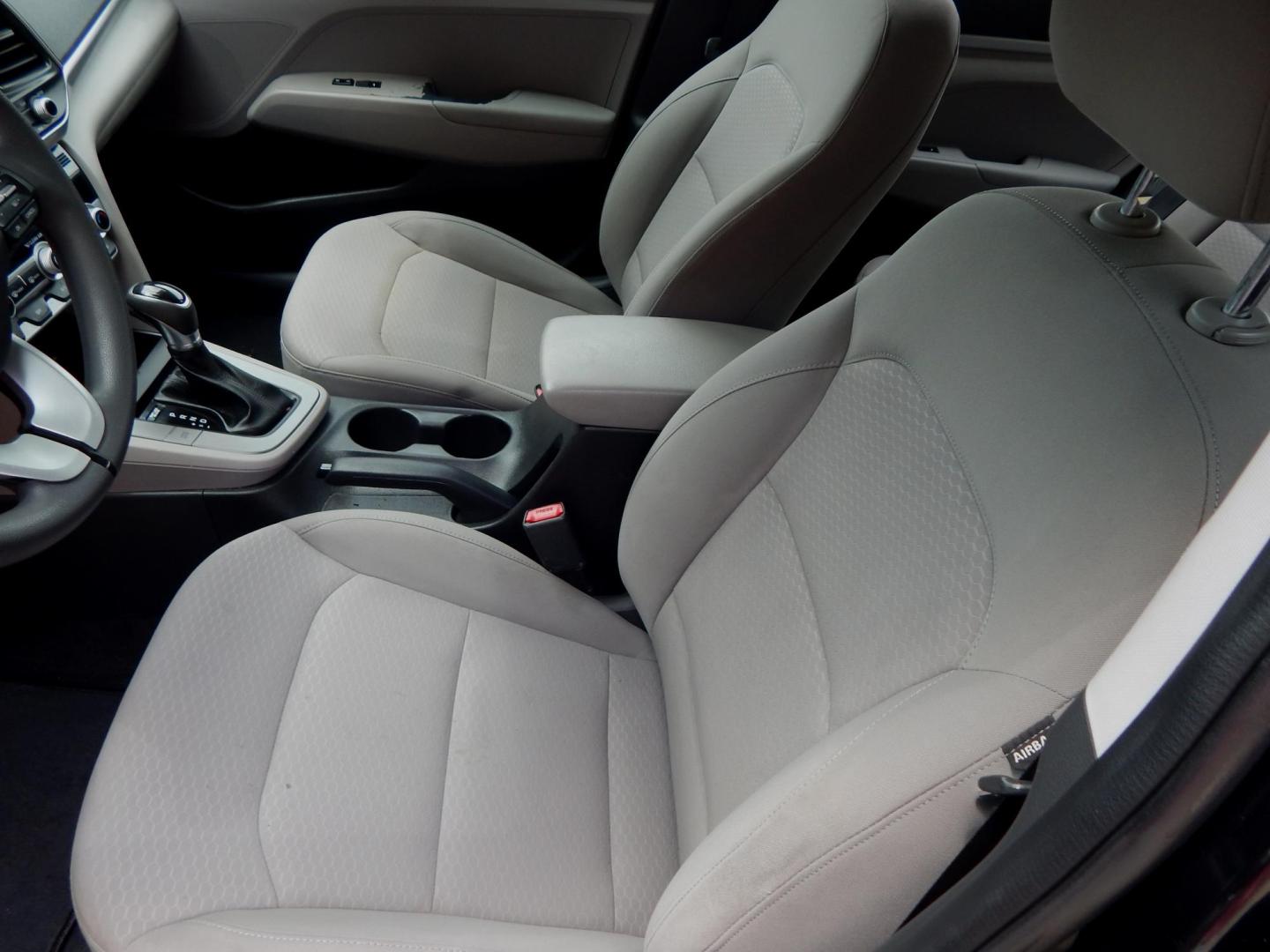 2020 Black /Gray Hyundai Elantra SE (5NPD74LF5LH) with an 1.8L L4 DOHC 16V engine, Automatic transmission, located at 3120 W Tennessee St, Tallahassee, FL, 32304-1002, (850) 575-6702, 30.458841, -84.349648 - Used Car Supermarket is proud to present you with this loaded immaculate 2020 Hyundai Elantra SE sedan with low miles. Used Car Supermarket prides itself in offering you the finest pre-owned vehicle in Tallahassee. Used Car Supermarket has been locally family owned and operated for over a half centu - Photo#4