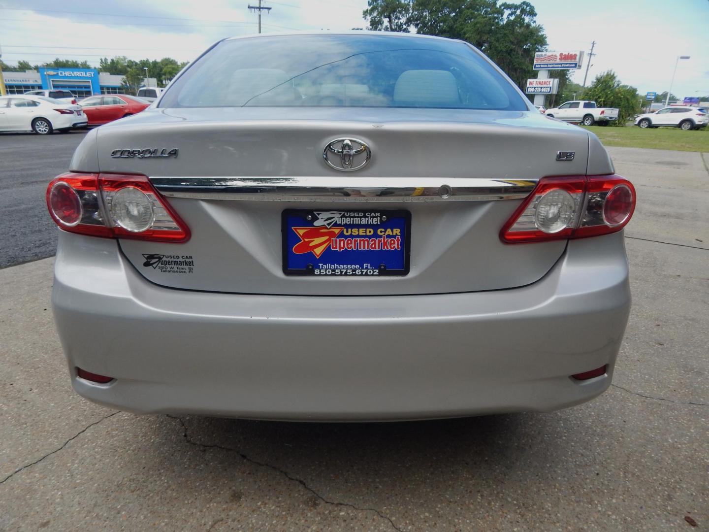 2013 Silver Metallic /Gray Toyota Corolla LE (2T1BU4EE5DC) with an 1.8L L4 DOHC 16V engine, Automatic transmission, located at 3120 W Tennessee St, Tallahassee, FL, 32304-1002, (850) 575-6702, 30.458841, -84.349648 - Photo#2