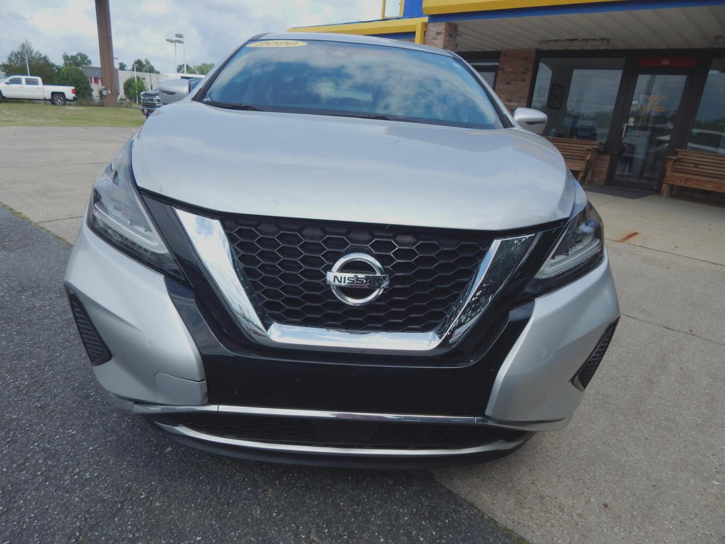 2020 Silver Metallic /Charcoal Nissan Murano S (5N1AZ2AJ6LN) with an 3.5L V6 DOHC 24V engine, Automatic transmission, located at 3120 W Tennessee St, Tallahassee, FL, 32304-1002, (850) 575-6702, 30.458841, -84.349648 - Used Car Supermarket is proud to present you with this loaded immaculate 2020 Nissan Murano S with great miles. Used Car Supermarket prides itself in offering you the finest pre-owned vehicle in Tallahassee. Used Car Supermarket has been locally family owned and operated for over a half century. Our - Photo#2