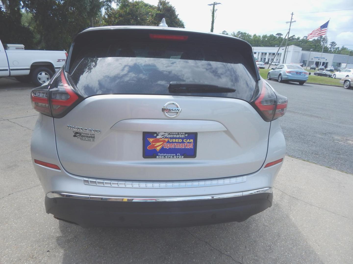 2020 Silver Metallic /Charcoal Nissan Murano S (5N1AZ2AJ6LN) with an 3.5L V6 DOHC 24V engine, Automatic transmission, located at 3120 W Tennessee St, Tallahassee, FL, 32304-1002, (850) 575-6702, 30.458841, -84.349648 - Used Car Supermarket is proud to present you with this loaded immaculate 2020 Nissan Murano S with great miles. Used Car Supermarket prides itself in offering you the finest pre-owned vehicle in Tallahassee. Used Car Supermarket has been locally family owned and operated for over a half century. Our - Photo#3