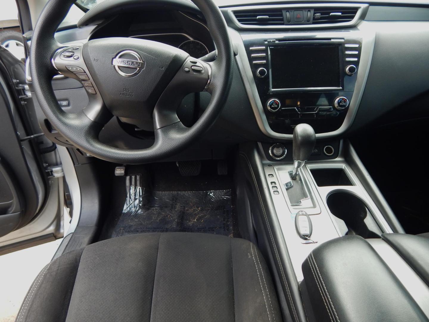 2020 Silver Metallic /Charcoal Nissan Murano S (5N1AZ2AJ6LN) with an 3.5L V6 DOHC 24V engine, Automatic transmission, located at 3120 W Tennessee St, Tallahassee, FL, 32304-1002, (850) 575-6702, 30.458841, -84.349648 - Used Car Supermarket is proud to present you with this loaded immaculate 2020 Nissan Murano S with great miles. Used Car Supermarket prides itself in offering you the finest pre-owned vehicle in Tallahassee. Used Car Supermarket has been locally family owned and operated for over a half century. Our - Photo#4
