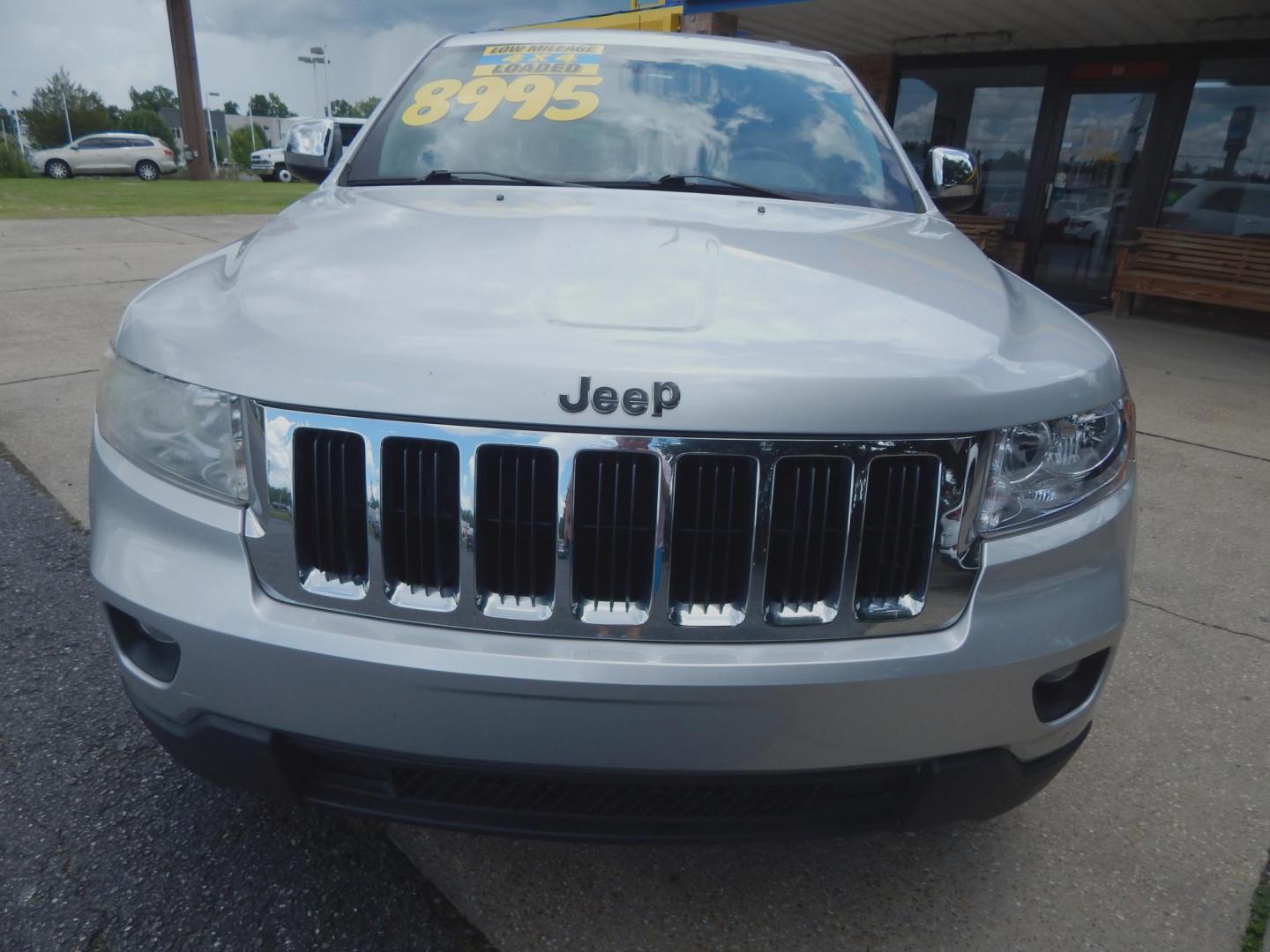 2011 Silver Metallic /Gray Jeep Grand Cherokee Laredo 4WD (1J4RR4GG4BC) with an 3.6L V6 DOHC 24V engine, 5-Speed Automatic transmission, located at 3120 W Tennessee St, Tallahassee, FL, 32304-1002, (850) 575-6702, 30.458841, -84.349648 - Used Car Supermarket is proud to present you with this loaded immaculate 2011 Jeep Grand Cherokee Laredo 4x4 with low miles. Used Car Supermarket prides itself in offering you the finest pre-owned vehicle in Tallahassee. Used Car Supermarket has been locally family owned and operated for over a half - Photo#2