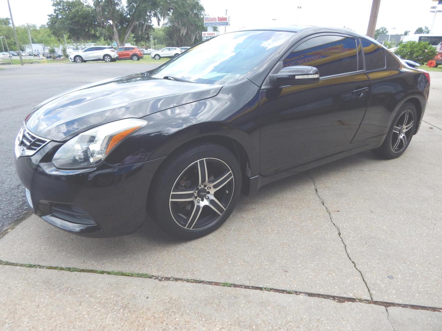 2013 Black /Charcoal Leather Nissan Altima 2.5 S (1N4AL2EP5DC) with an 2.5L L4 DOHC 16V engine, Automatic transmission, located at 3120 W Tennessee St, Tallahassee, FL, 32304-1002, (850) 575-6702, 30.458841, -84.349648 - Used Car Supermarket is proud to present you with this loaded immaculate 2013 Nissan Altima S with leather, Navigation and sunroof. Used Car Supermarket prides itself in offering you the finest pre-owned vehicle in Tallahassee. Used Car Supermarket has been locally family owned and operated for over - Photo#1
