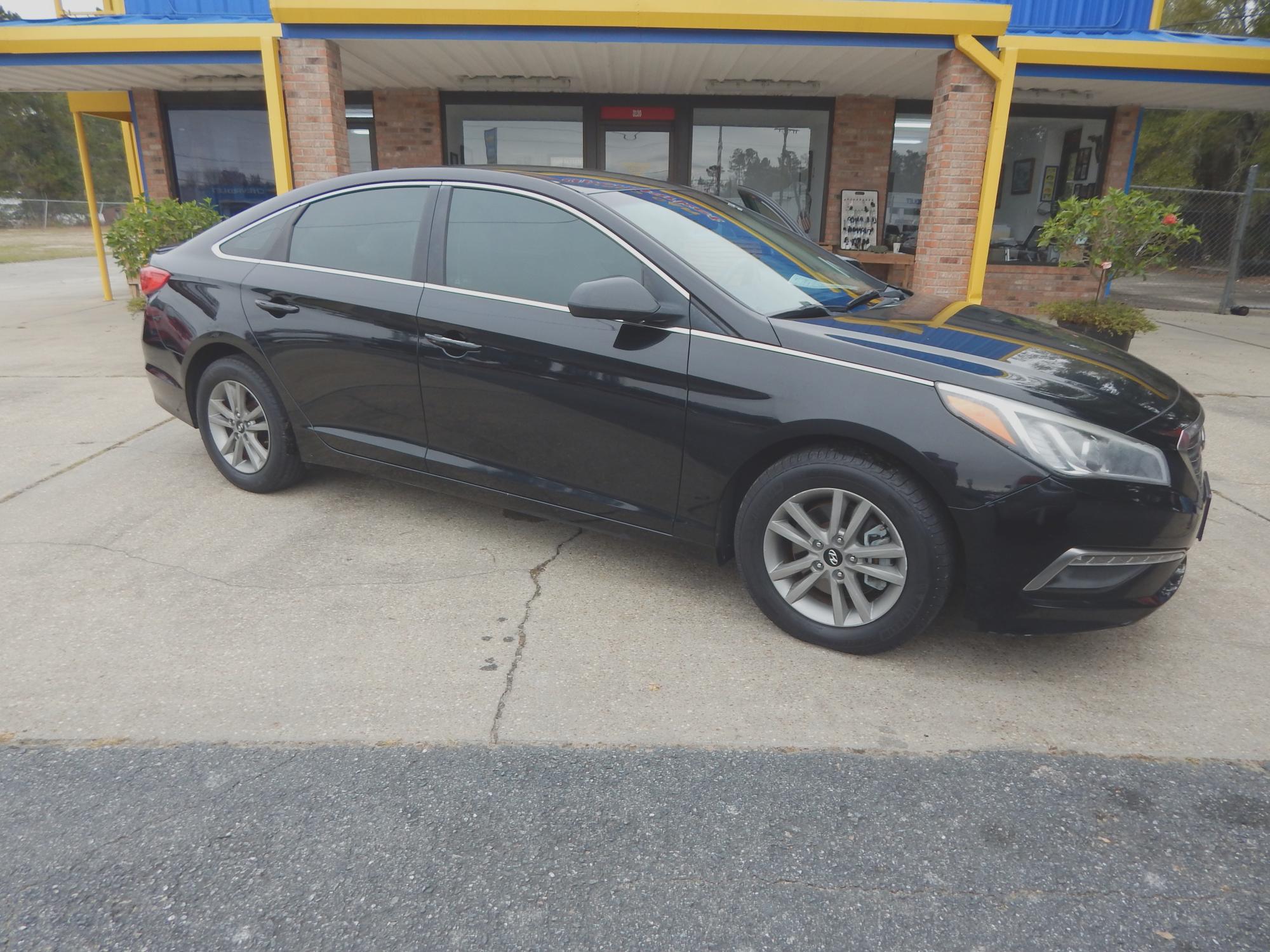 photo of 2015 Hyundai Sonata SE