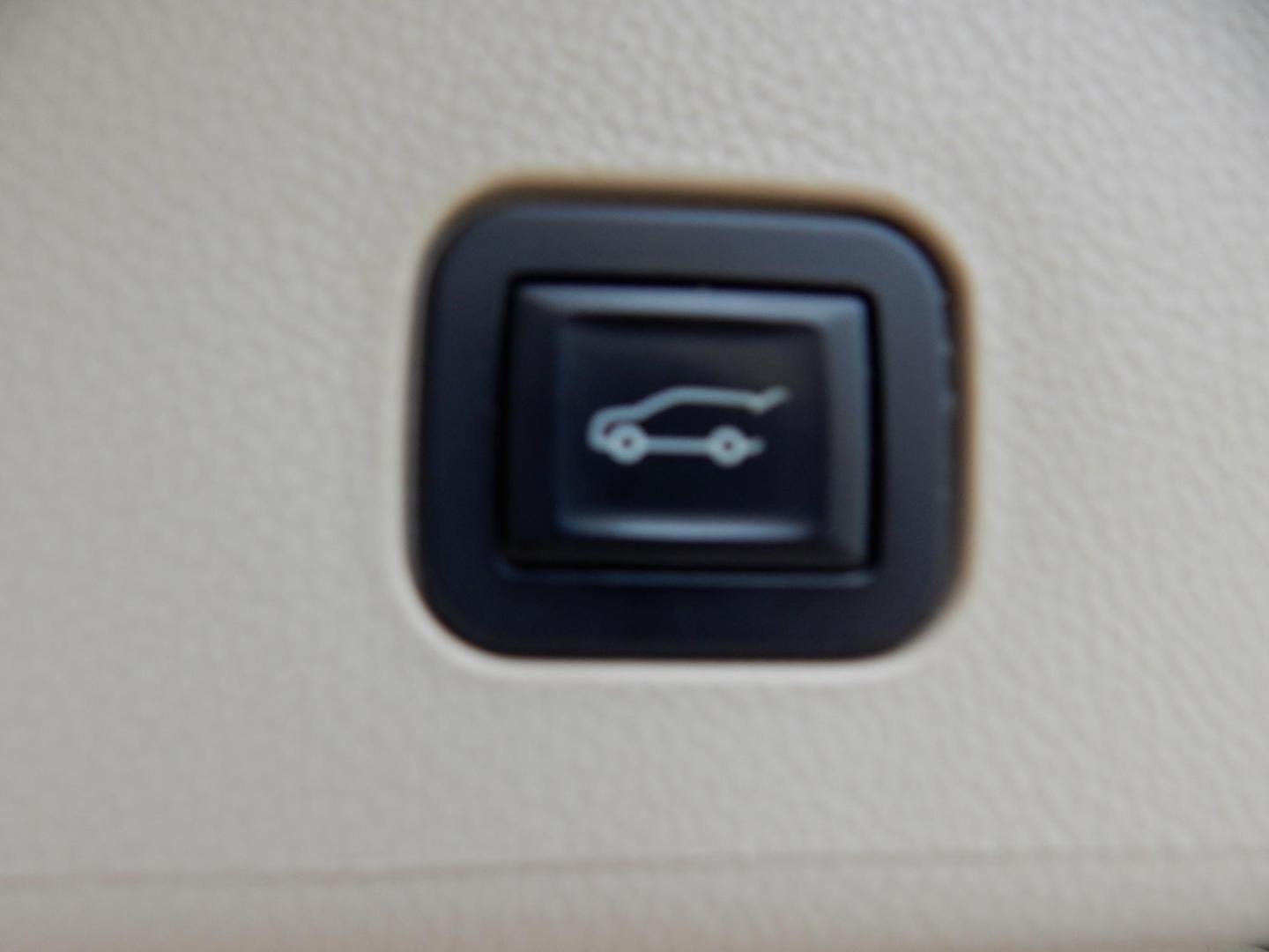 2014 Maroon /Tan Leather Cadillac SRX Luxury Collection AWD (3GYFNEE31ES) with an 3.6L V6 DOHC 24V FFV engine, 6-Speed Automatic transmission, located at 3120 W Tennessee St, Tallahassee, FL, 32304-1002, (850) 575-6702, 30.458841, -84.349648 - Used Car Supermarket is proud to present you with this loaded immaculate 2014 Cadillac SRX Luxury with sunroof and leather. Used Car Supermarket prides itself in offering you the finest pre-owned vehicle in Tallahassee. Used Car Supermarket has been locally family owned and operated for over 49 year - Photo#4