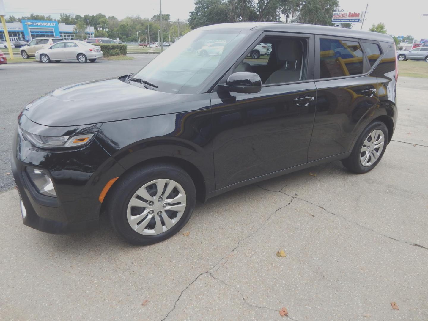 2020 Black /Gray Kia Soul LX (KNDJ23AU0L7) with an 2.0L L4 DOHC 16V engine, Automatic transmission, located at 3120 W Tennessee St, Tallahassee, FL, 32304-1002, (850) 575-6702, 30.458841, -84.349648 - Photo#1